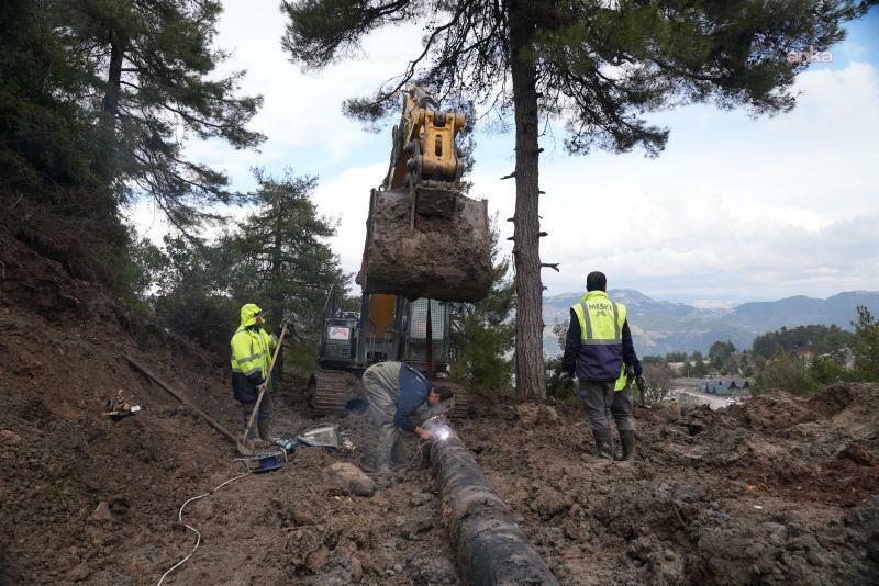 MESKİ'den heyelan sonrası zarar gören içme suyu hattına anında müdahale