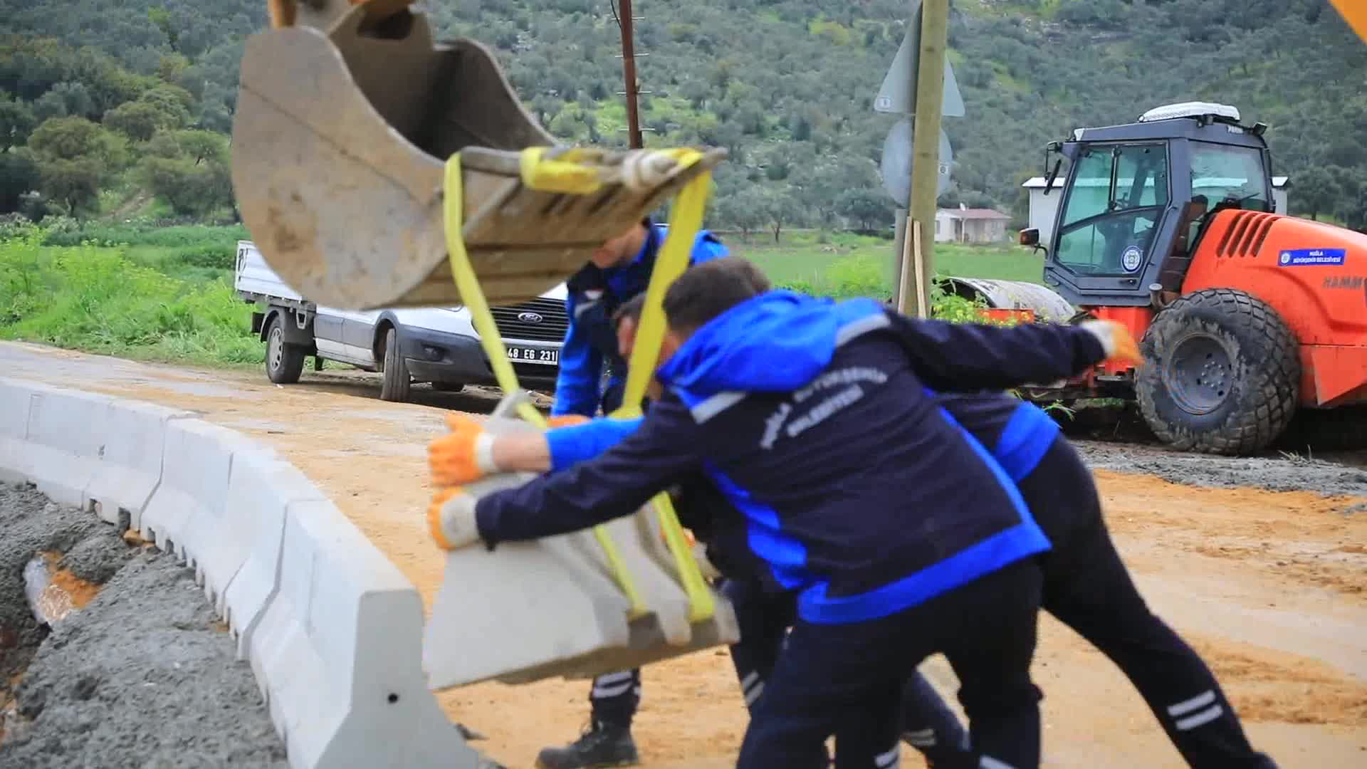 Muğla Büyükşehir Belediyesi'nden Milas’ta çöken köprüye hızlı müdahale