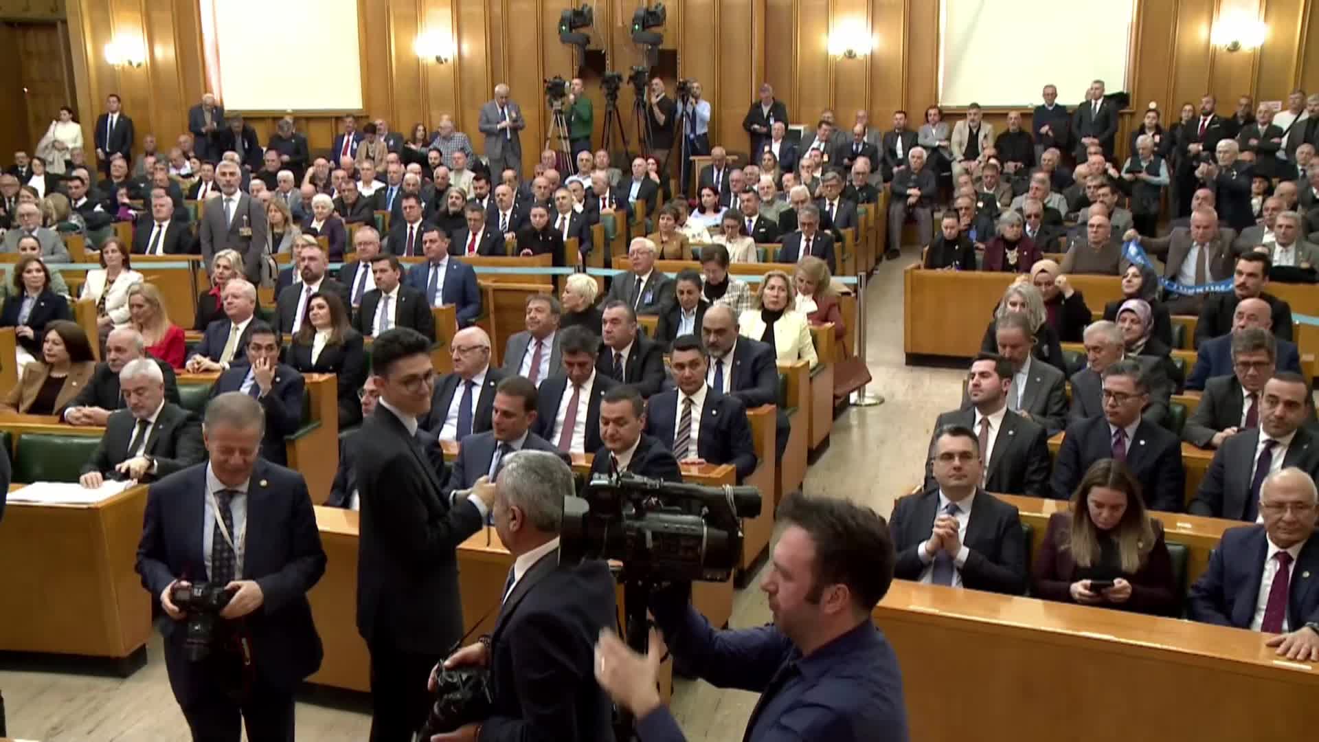 İYİ Parti Grup Toplantısı... Dervişoğlu: "Türkiye, savaşın kendisine sıçramaması için gayret göstermelidir"
