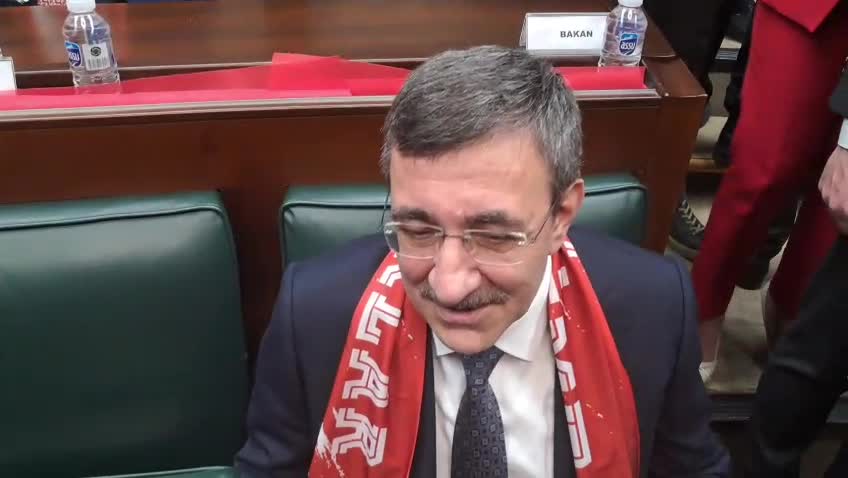 AK Parti Grup Toplantısı... Cevdet Yılmaz'dan "eşel mobil" sistemi açıklaması: "Biz etkiyi tamamen ortadan kaldıramıyoruz ama önemli oranda sınırlıyoruz"
