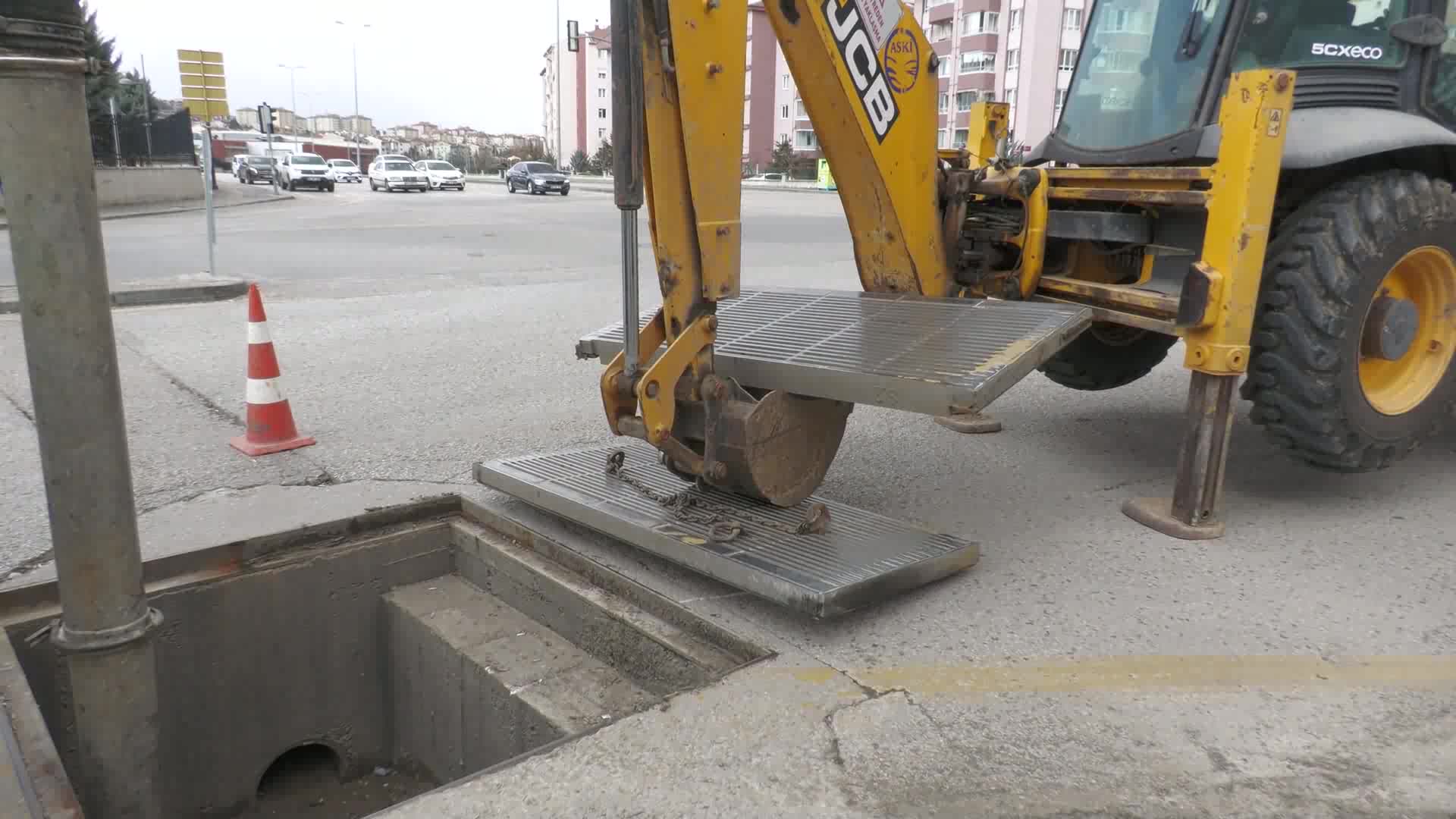 Başkent’in yağmur suyu altyapısında temizlik ve bakım çalışmaları sürüyor