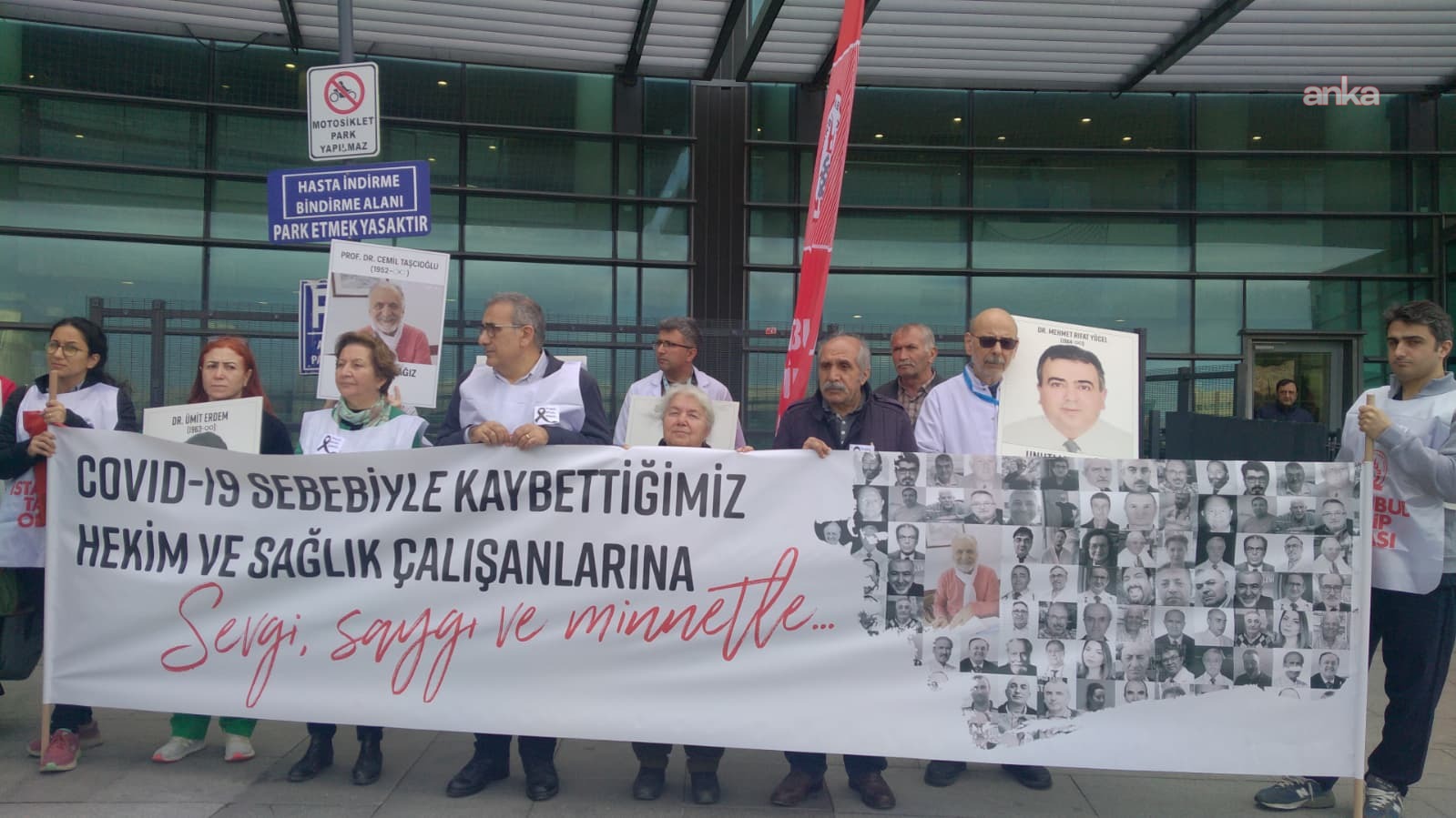 Covid-19 nedeniyle yaşamını yitiren sağlıkçılar anıldı: “Pandemide bindirilen yük hafiflemedi. ‘Hakkınız ödenmez’ dediler ve ödemediler”
