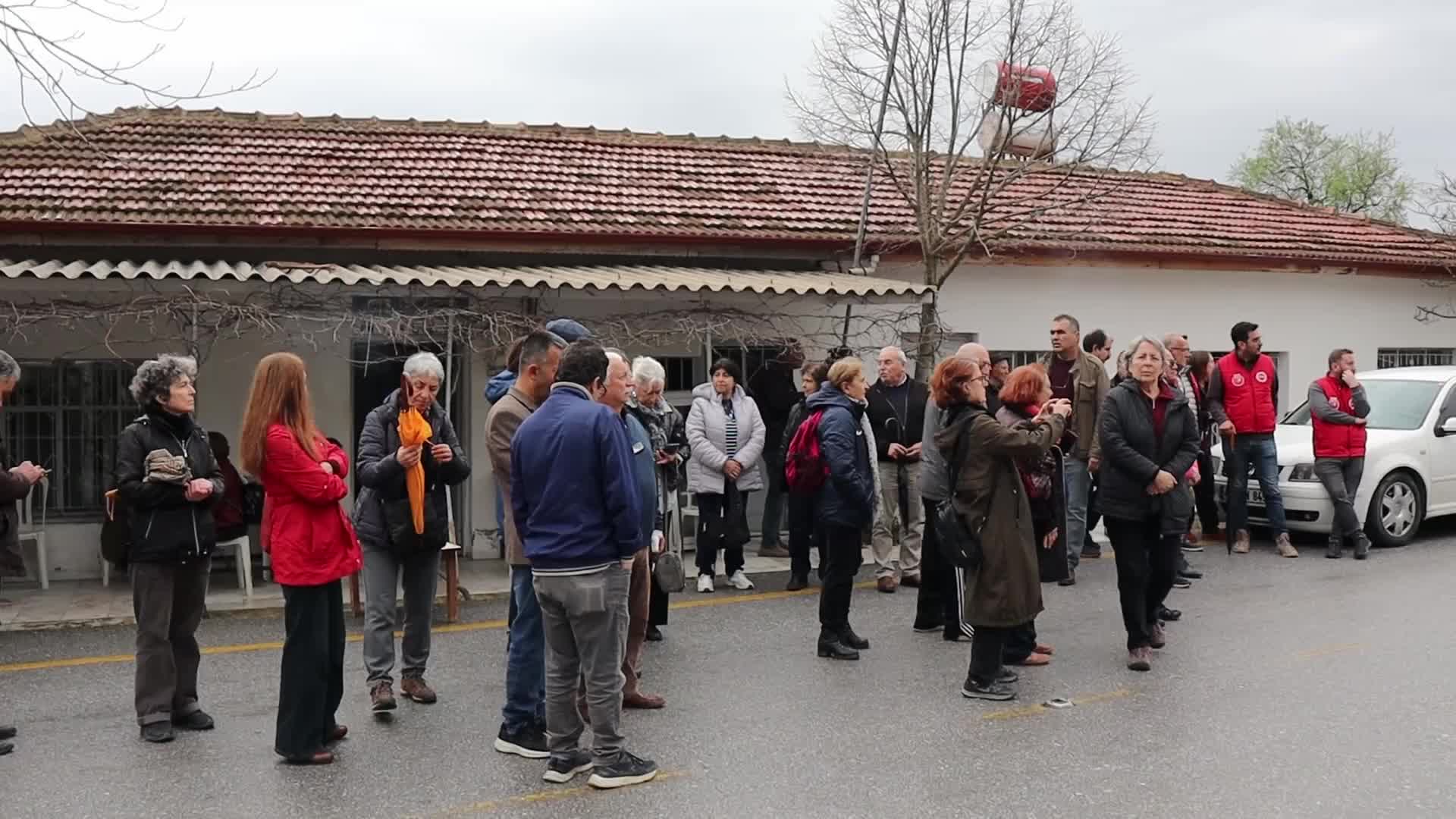 Akbelen eylemcisi Esra Işık’ın tutuklanması cezaevi önünde protesto edildi
