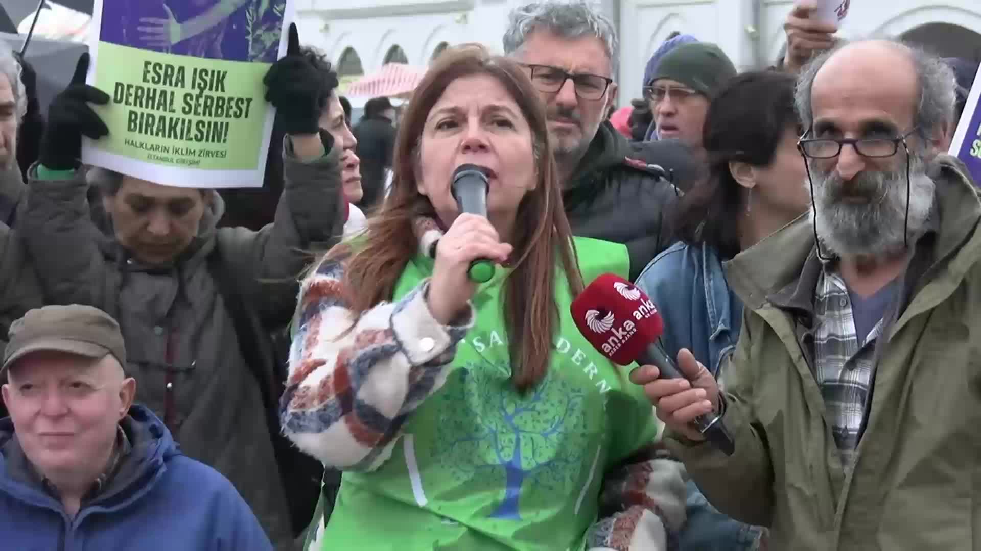 Esra Işık'ın tutuklanmasına tepki: Haksız ve hukuksuz bir şekilde tutuklandı, serbest bırakılsın
