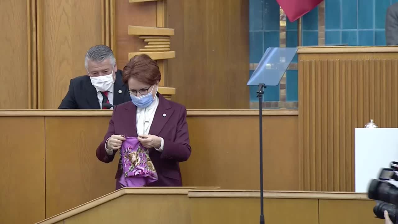 AKŞENER'İN KÜRSÜYÜ BIRAKTIĞI EV KADINI ACAR: "KORONA YOK, GEÇİM SIKINTISI VAR"