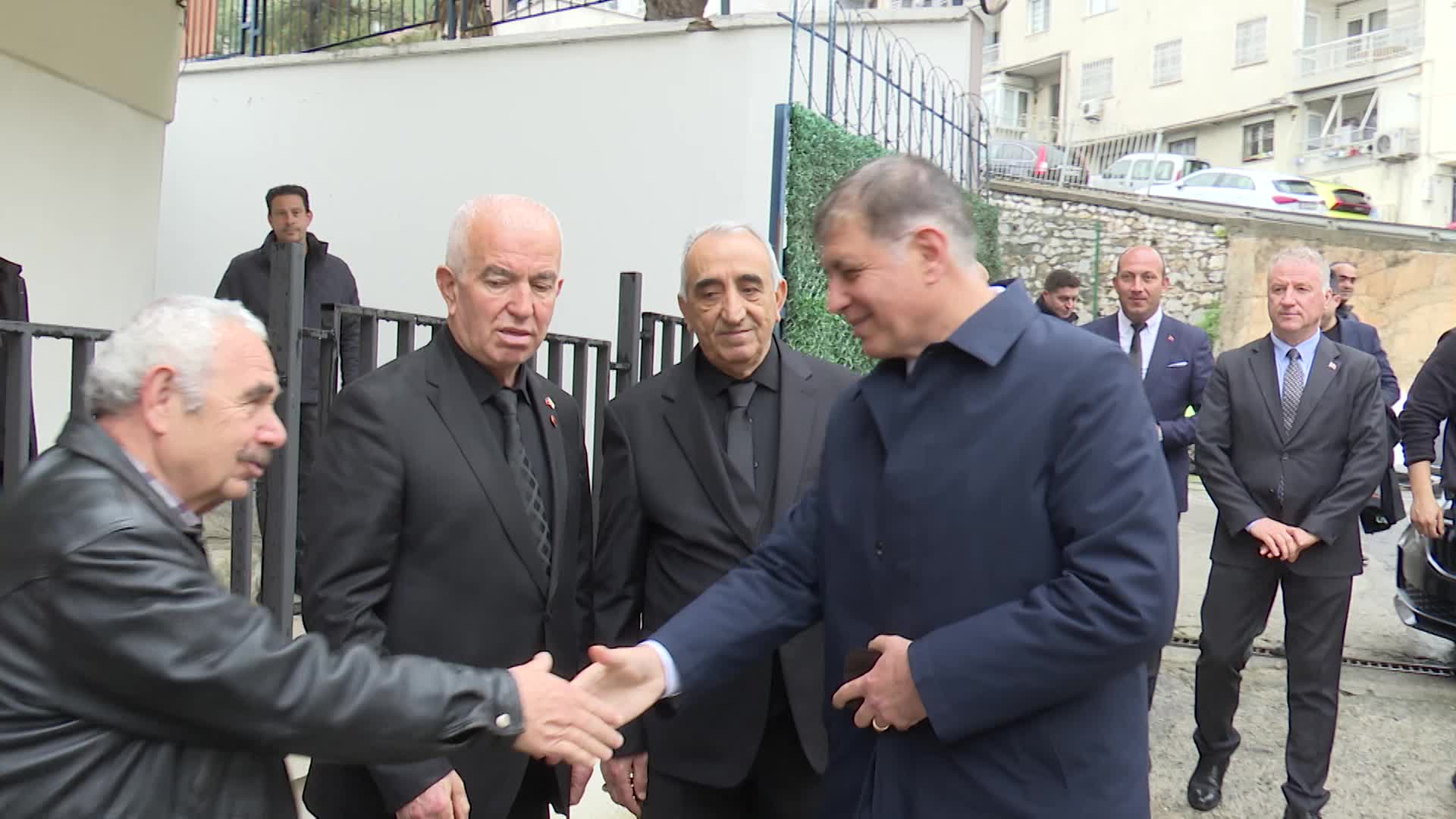İzmir Büyükşehir Belediye Başkanı Tugay, gaziler ile bir araya geldi