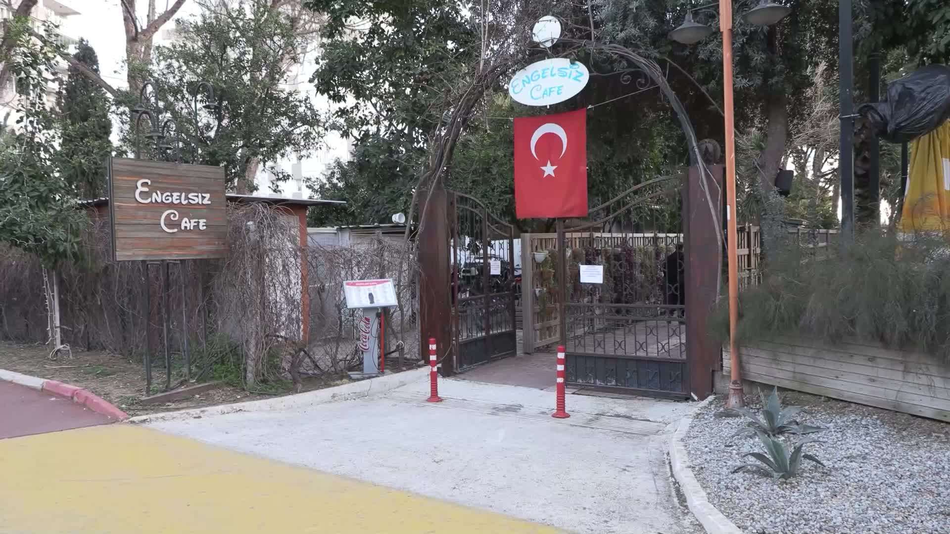 Muratpaşa Belediyesi, otizmli sanatçı Can Baran’ın resim sergisine ev sahipliği yapıyor