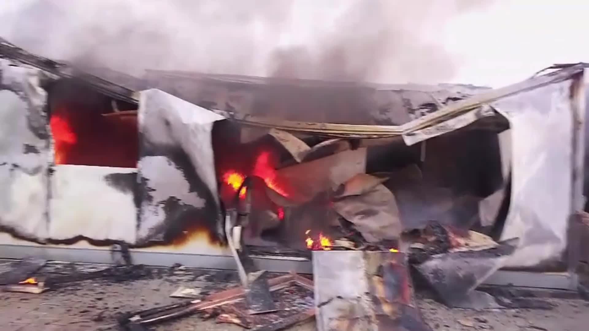 Malatya Samanköy Konteyner Kent'te yangın: Bir konteyner kullanılamaz hale geldi