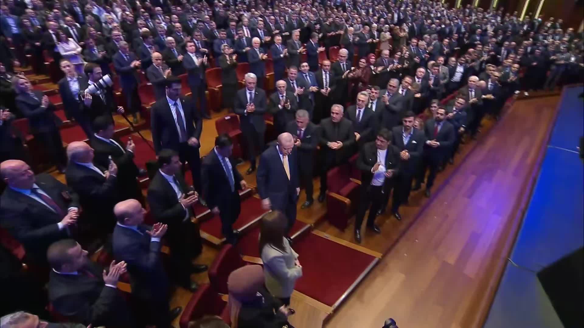 Cumhurbaşkanı Erdoğan: "Zirai kuraklık ve don sebebiyle sıkıntılar yaşayan çiftçilerimizin bu yıl yüzü gülüyor"