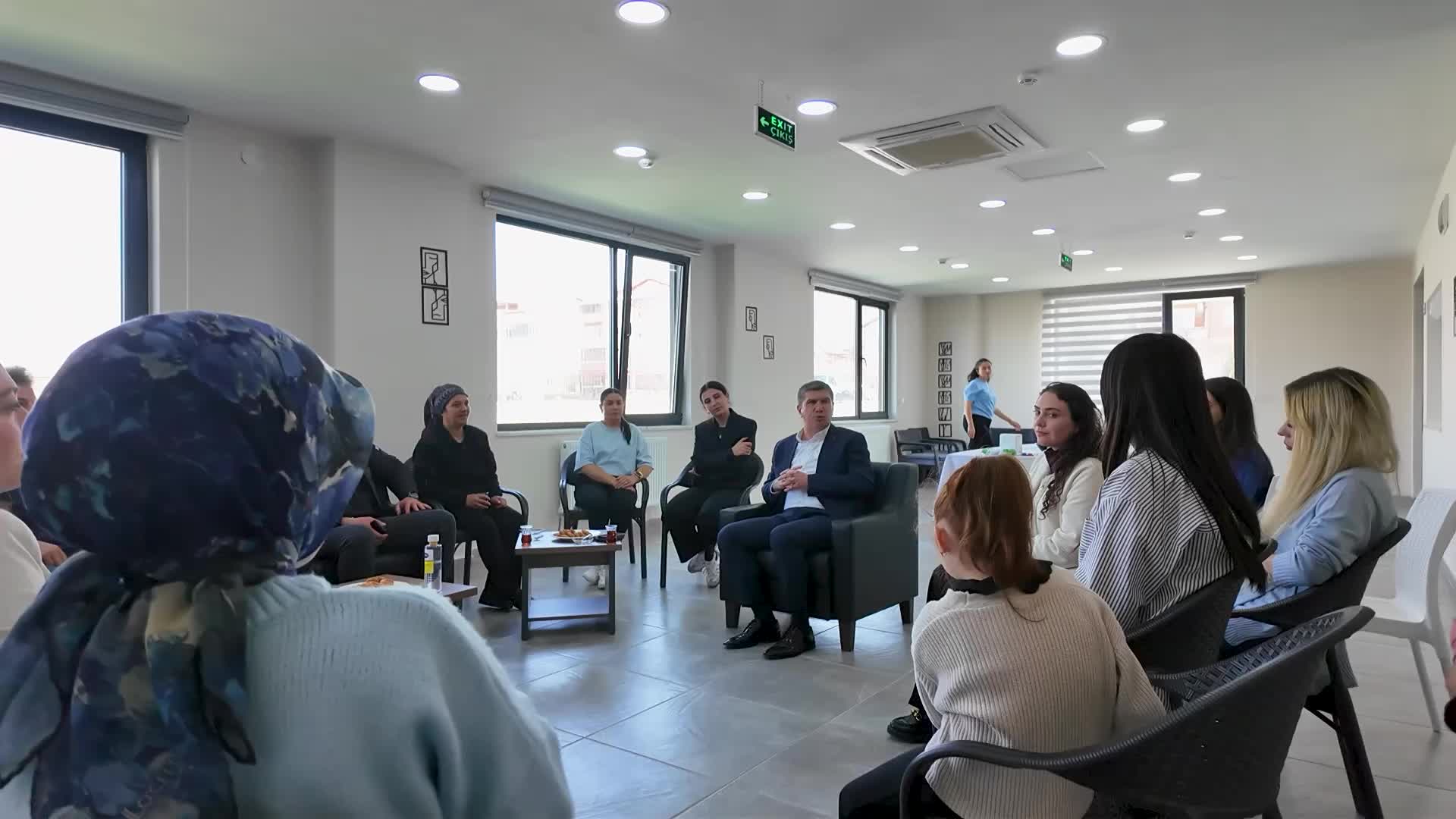 Burdur Belediye Başkanı Ercengiz, özel bireyler ve eğitimcilerle bir araya geldi