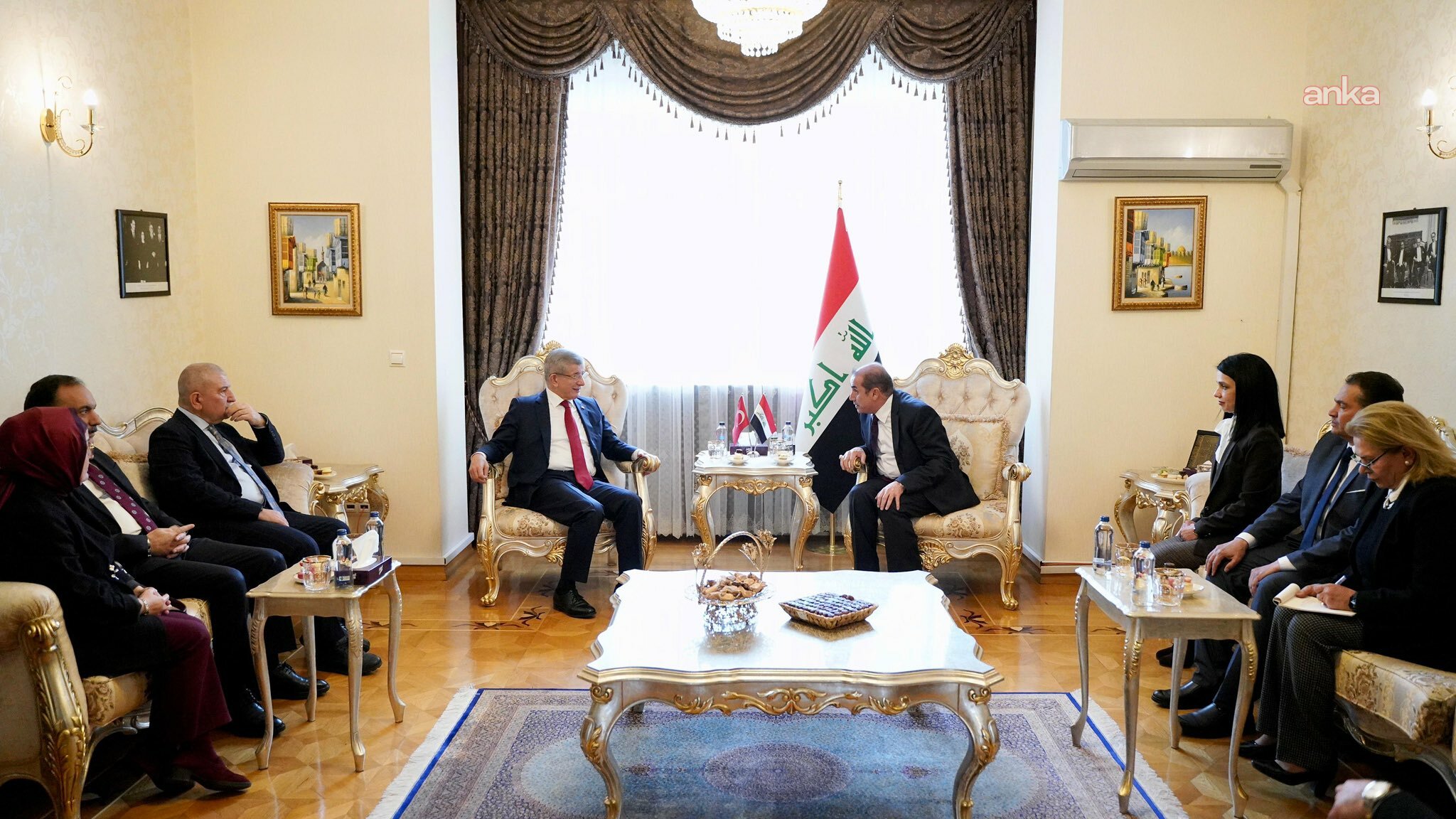 Ahmet Davutoğlu, Irak Büyükelçisi Majid Al-Lajmawi ile görüştü