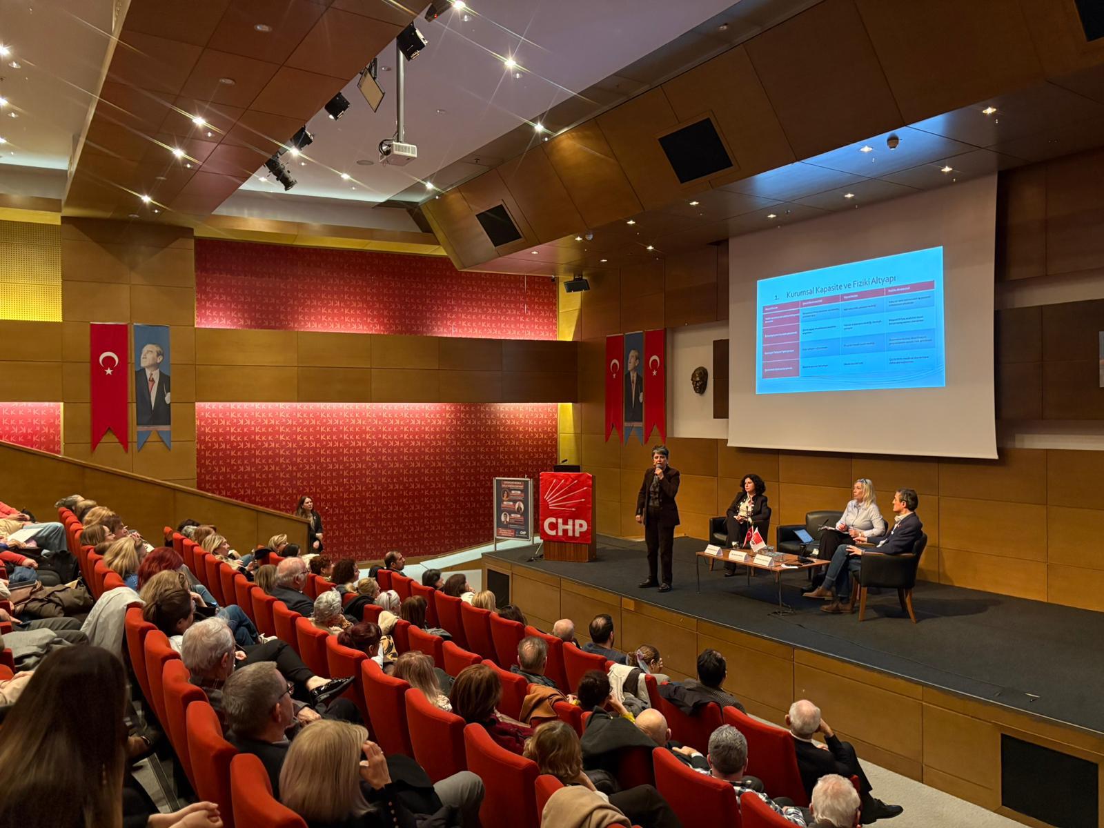 CHP'li Akmugan: Bir çocuğun eline kalem yerine bıçak geçiyorsa, burada bireysel değil toplumsal bir sorun vardır
