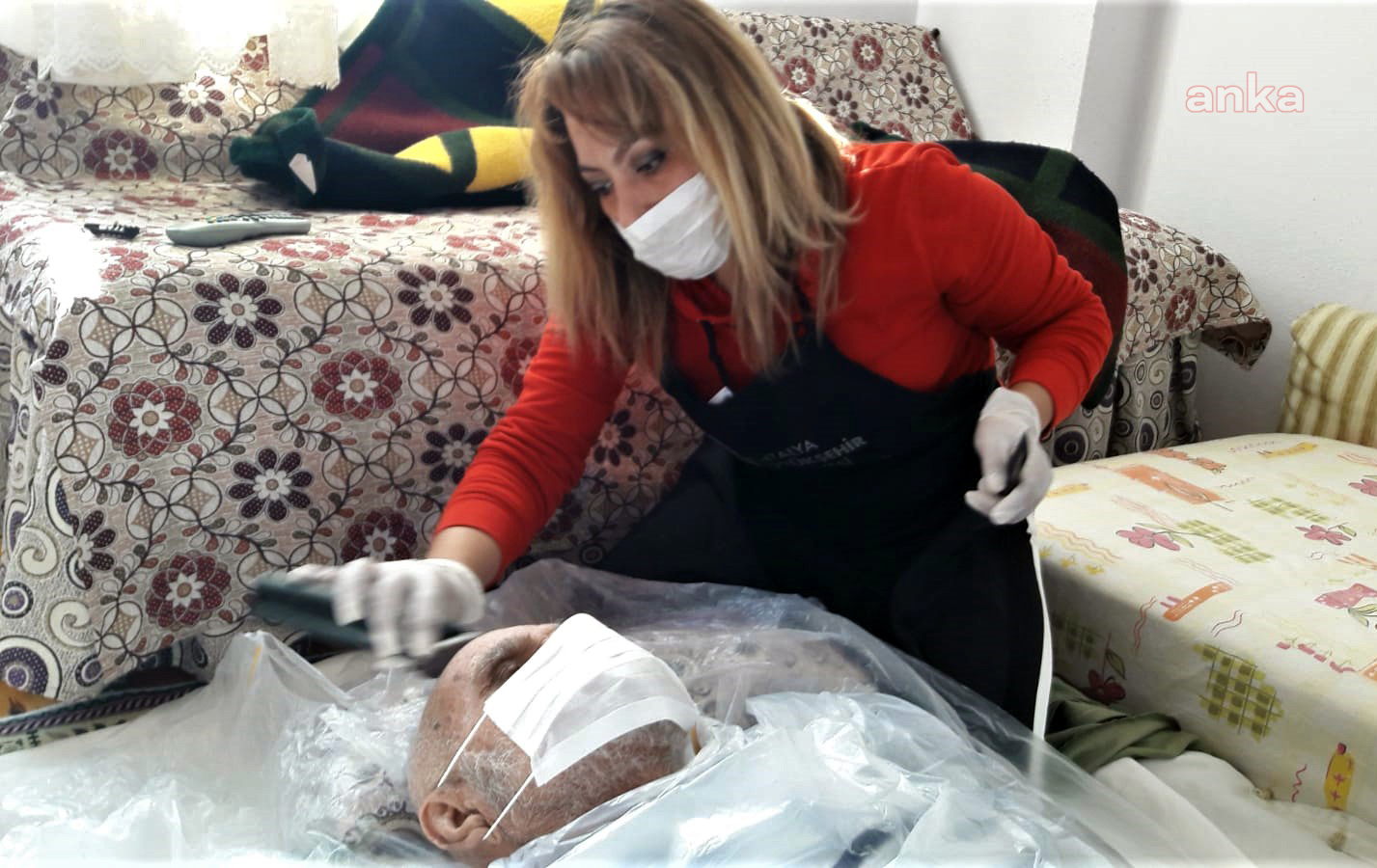ANTALYA BÜYÜKŞEHİR'İN MOBİL KUAFÖR TIR'I ALANYA VE İBRADI'DA