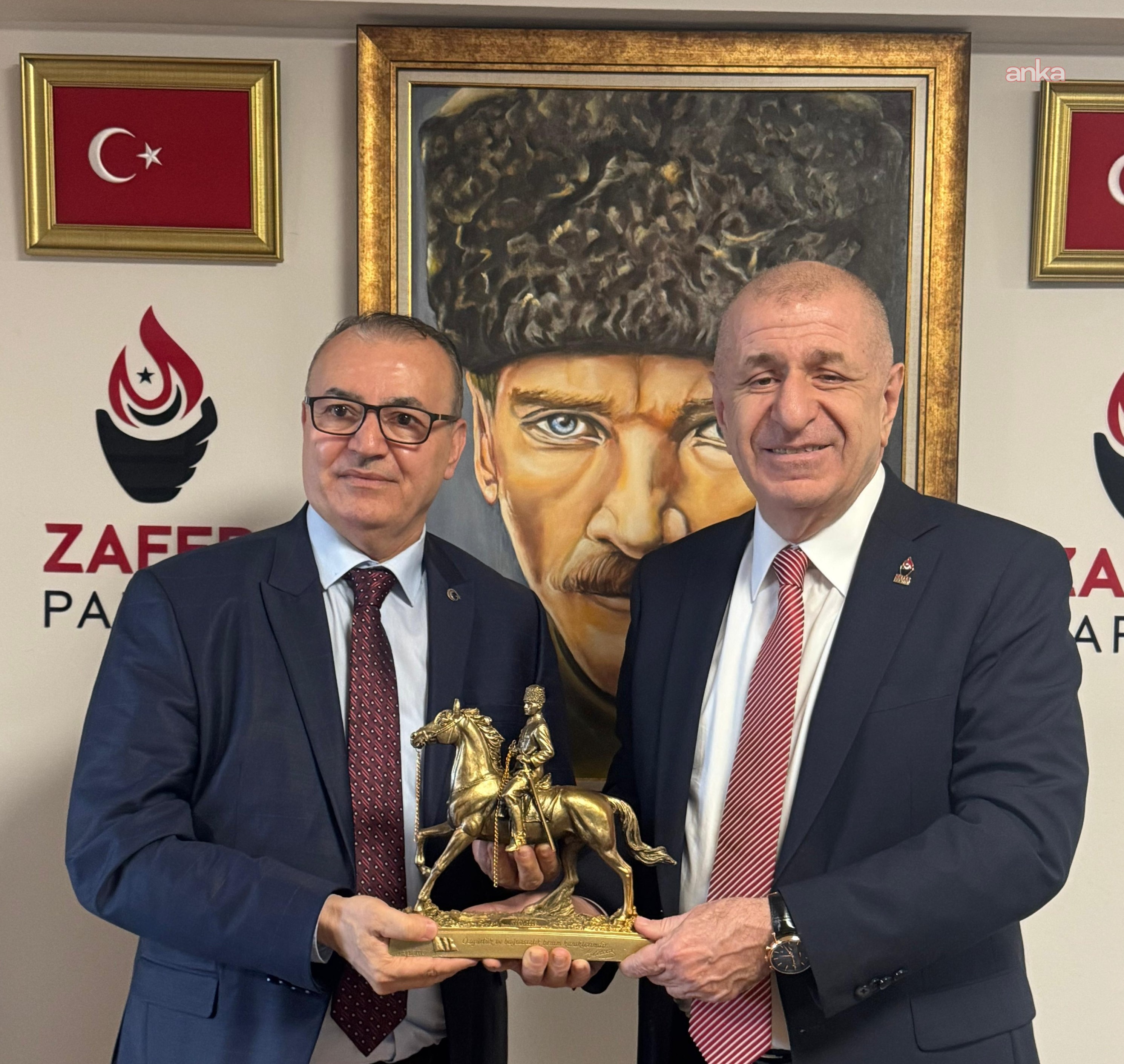 Ümit Özdağ, Irak Türkmenleri Derneği Başkanı ile bir araya geldi