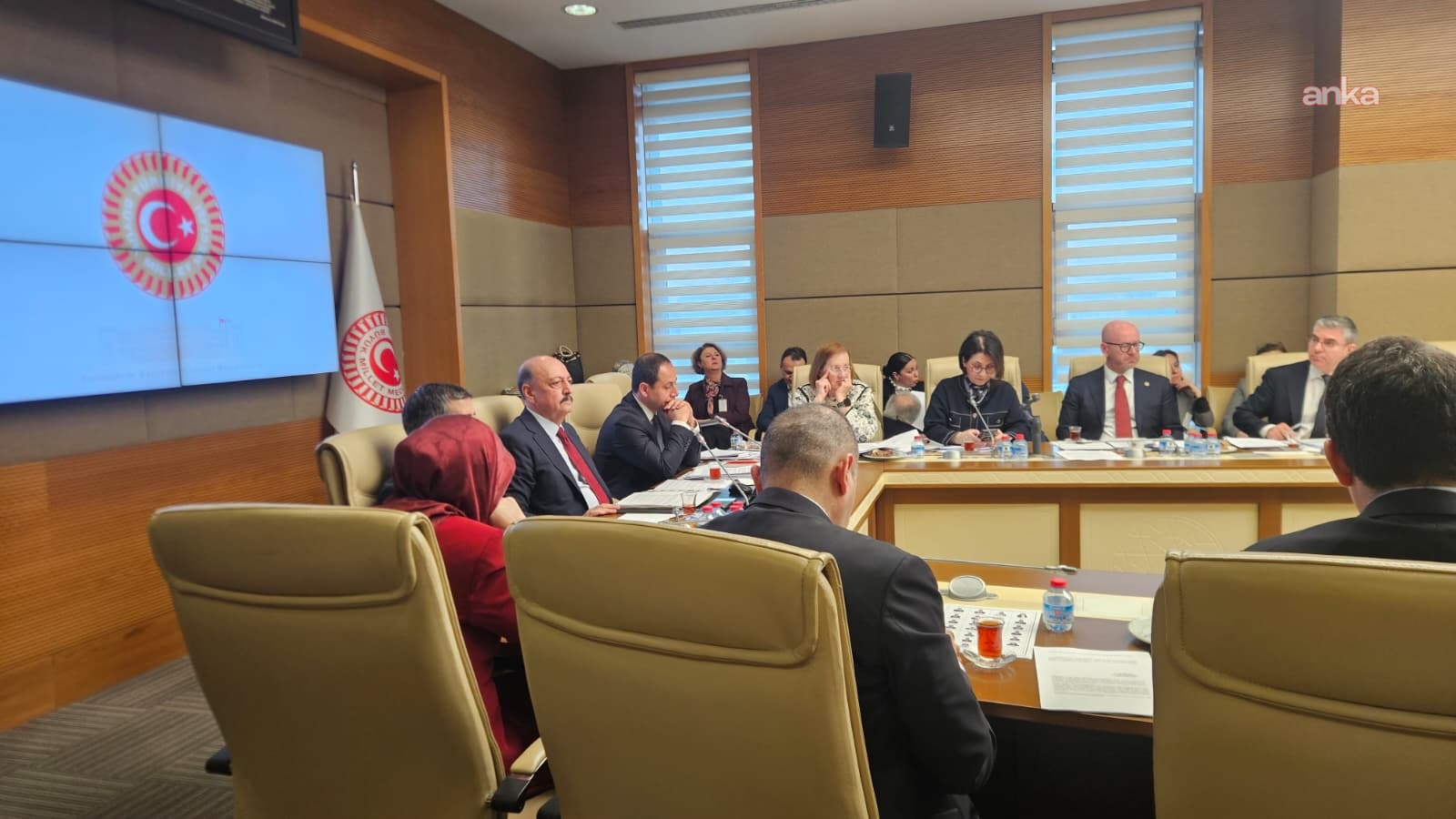 TBMM Sağlık, Aile, Çalışma ve Sosyal İşler Komisyonu'nda kadınların doğum izninin 16 haftadan 24 haftaya çıkarılmasını içeren kanun teklifi kabul edildi
