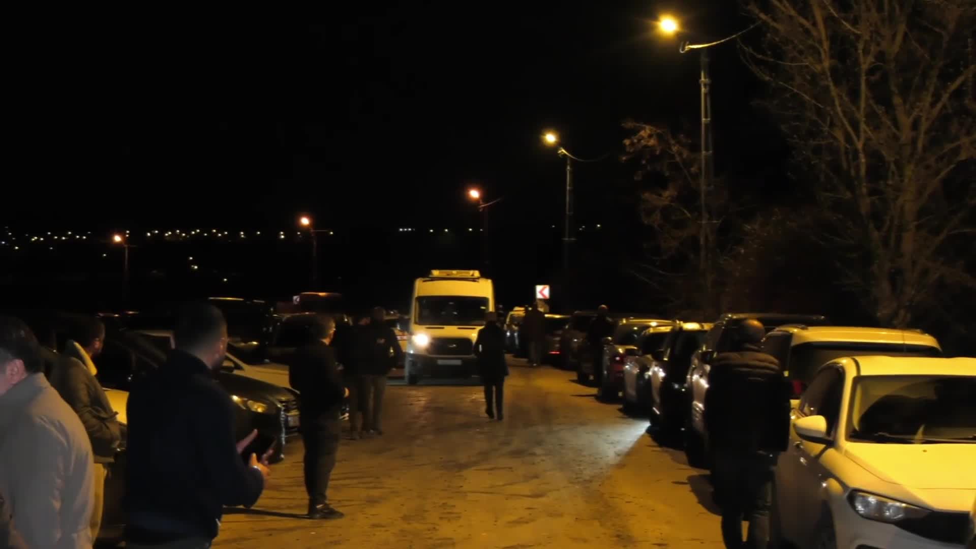 İBB Davası’nda 18 ismin tahliyesi sabah saatlerine kadar sürdü... Özgür Çelik'ten gecikmeli tahliyeye tepki: Bu zulümdür
