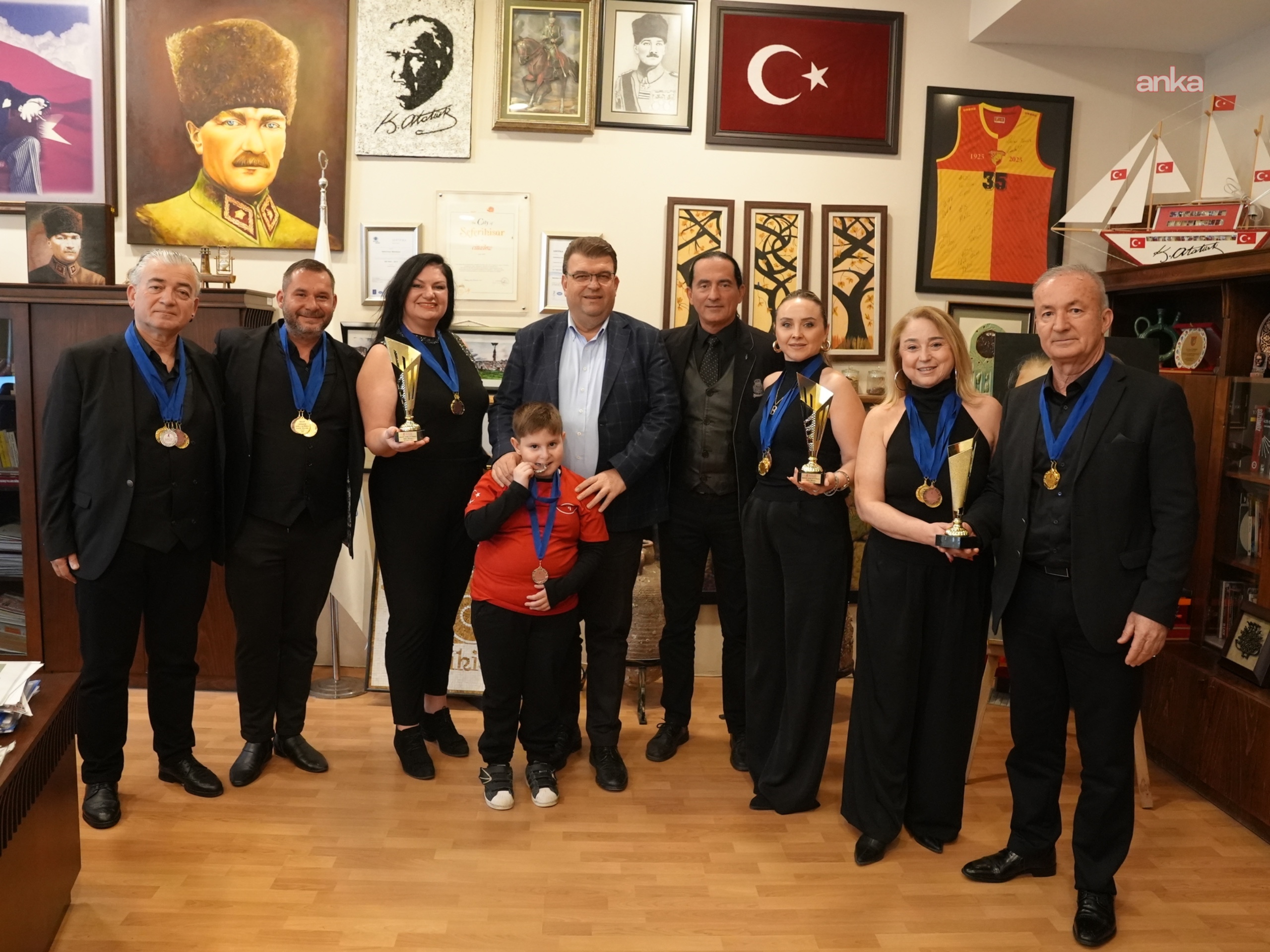 Seferihisar REBETEOS Akademi, Uluslararası Dans Yarışması'nda zirvede