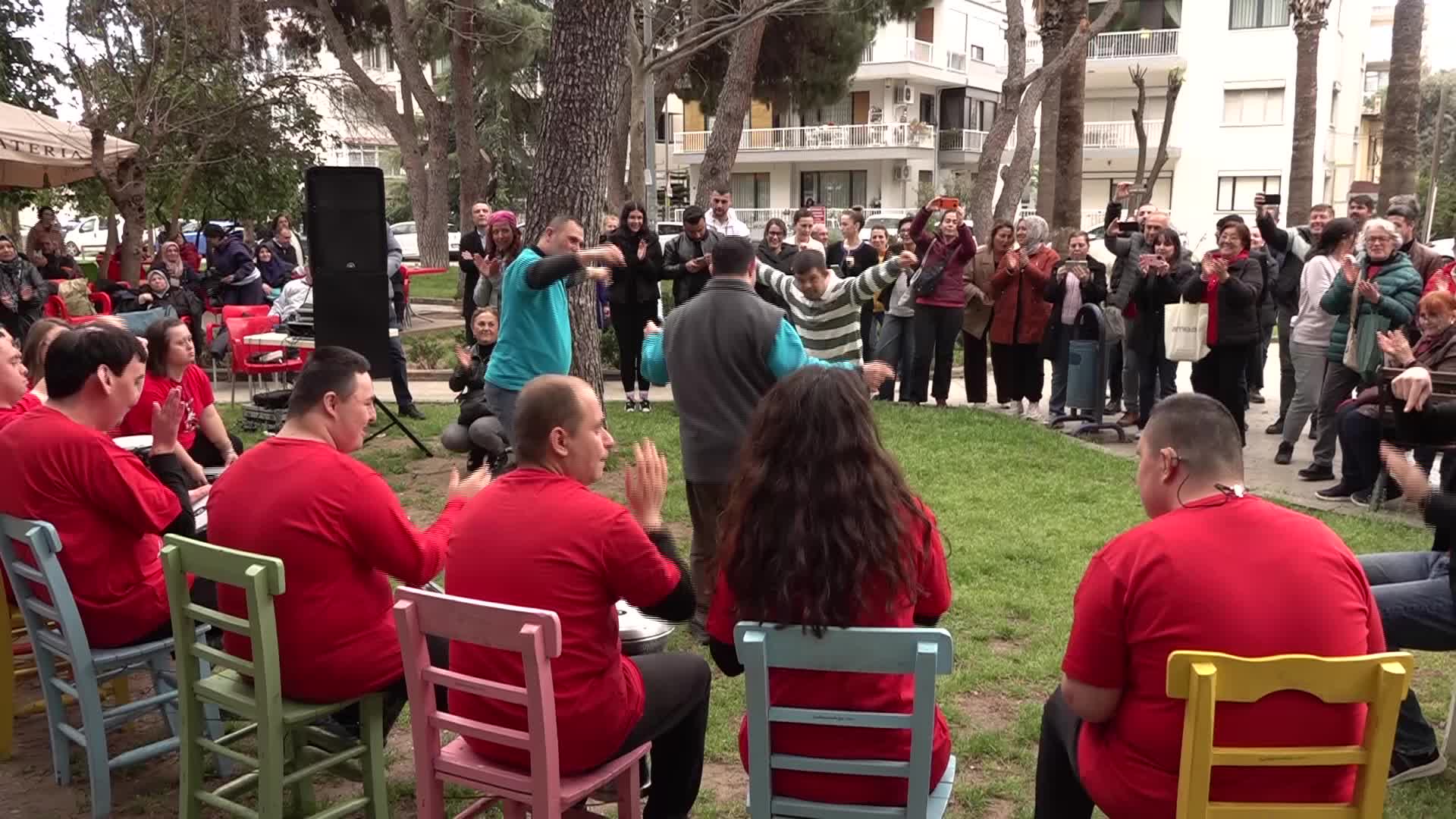 Bornova’da Otizm Farkındalık Günü, Down Kafe’de kutlandı