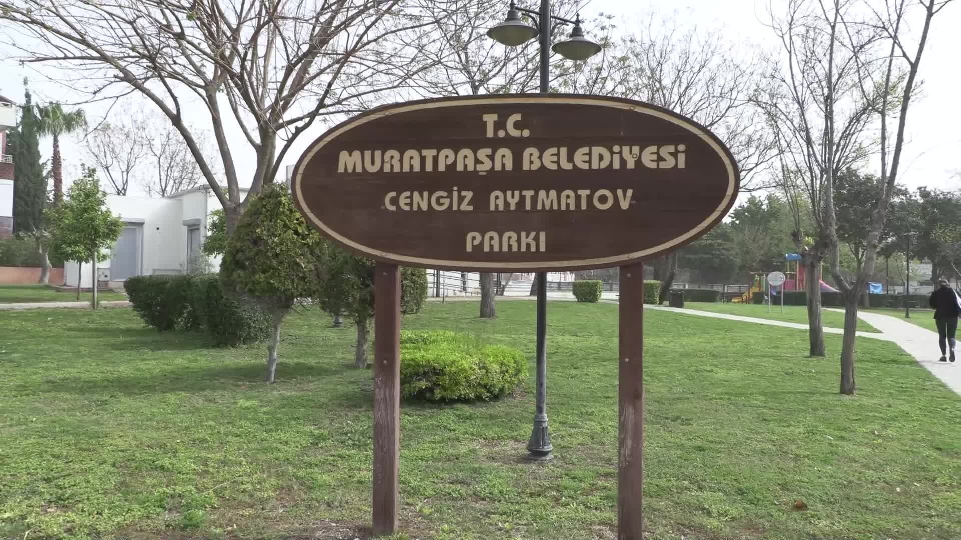 Muratpaşalı minik öğrencilerden Cengiz Aytmatov Kütüphanesi'ne ziyaret