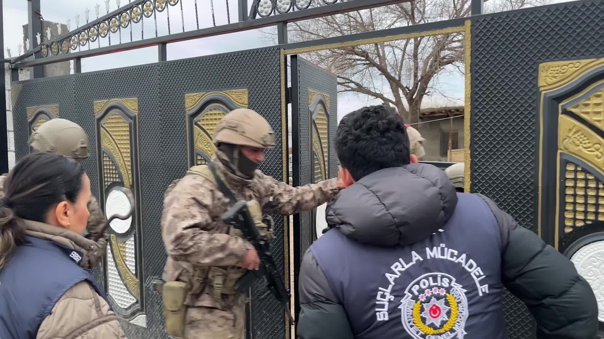 Iğdır'da yasa dışı bahis ve uyuşturucu operasyonunda 17 kişi gözaltına alındı, 9 kişi tutuklandı