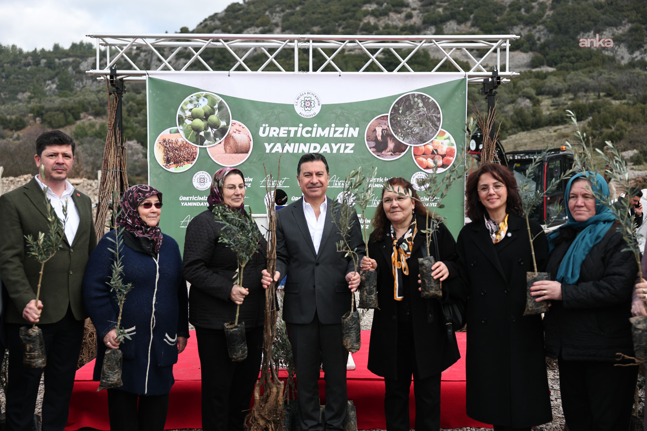 Muğla Büyükşehir Belediyesi'nin üreticiye desteği sürdürüyor