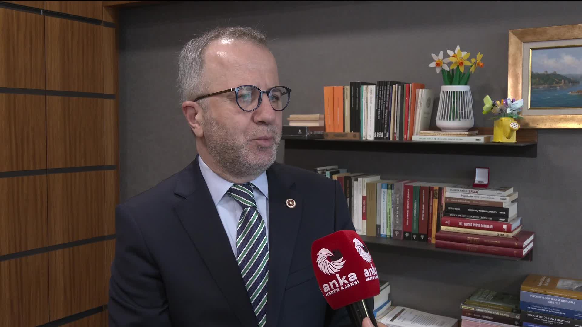 Okan Konuralp'ten sosyal medyanın 15 yaş altına yasaklanmasını da içeren kanun teklifine tepki: "Dijital fişlemedir"