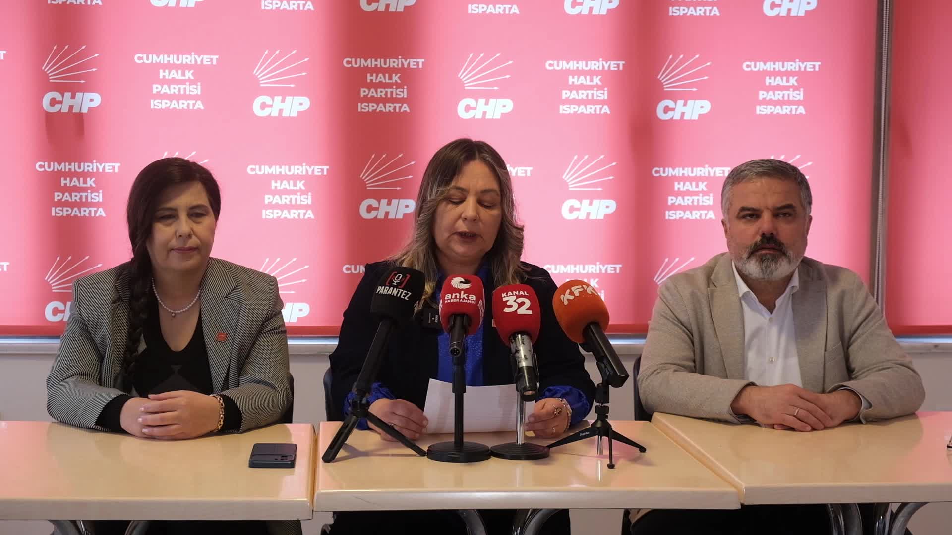 CHP Isparta Kadın Kolları Başkanı Yıldırım: "Cumhuriyet kadınları olarak halk için çalışmaktan da eşitliği savunmaktan da vazgeçmeyeceğiz"