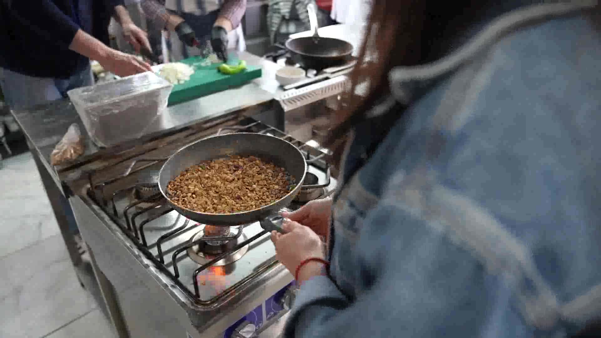 Mersin Büyükşehir Belediyesi'nin "Kahve Yapımı ve Sunumu" kursuna yoğun ilgi