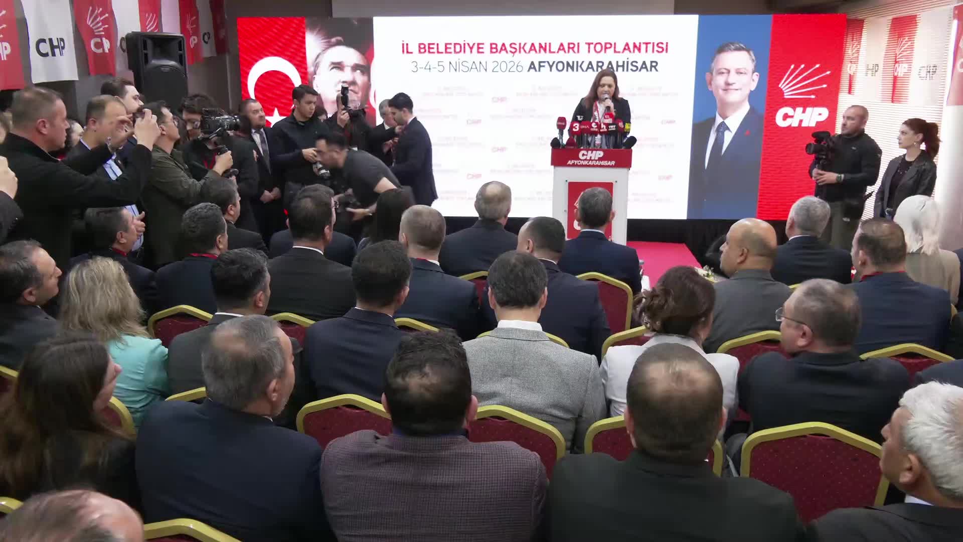 CHP'li İl Belediye Başkanları Toplantısı... Burcu Köksal: "CHP'li belediyeler varsa, çözüm vardır. Dayanışma, adalet vardır"