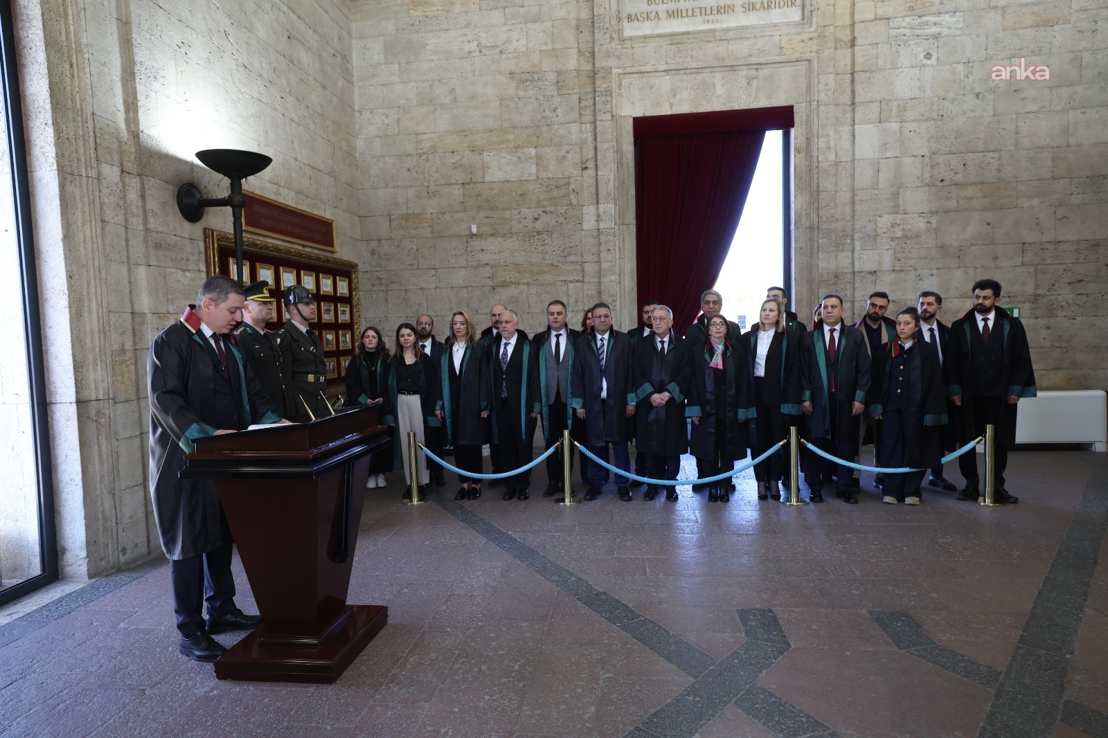 Türkiye Barolar Birliği, Avukatlar Günü etkinlikleri kapsamında Anıtkabir'i ziyaret etti