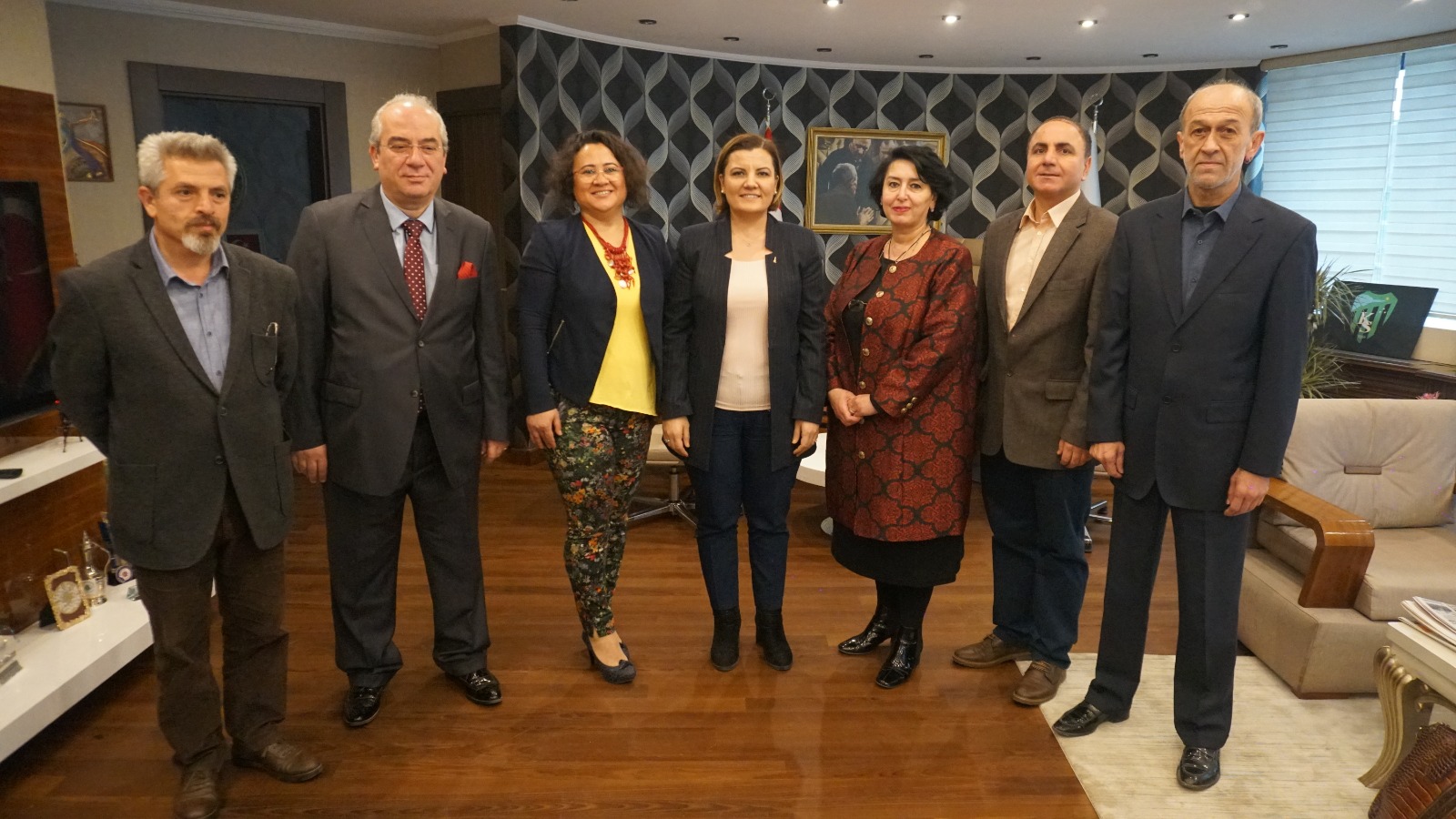 KOCAELİLİ MEDYA MENSUPLARI İZMİT BELEDİYE BAŞKANI HÜRRİYET'İ ZİYARET ETTİ