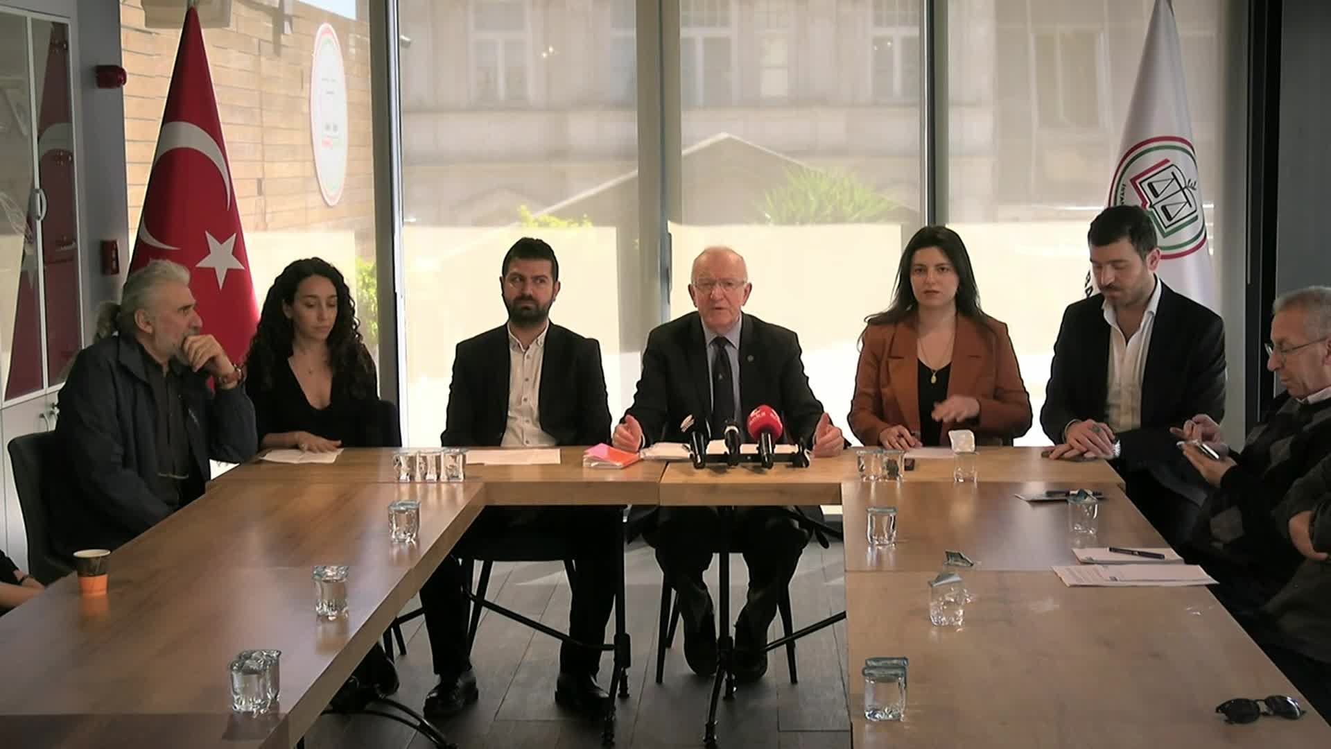 6 Şubat depremlerinde İsias Otel’de oğlunu kaybeden Tan: “53 bin insan sessiz, sedasız, haklarını arayamıyor, korkuyorlar çünkü ülkede adalet yok”