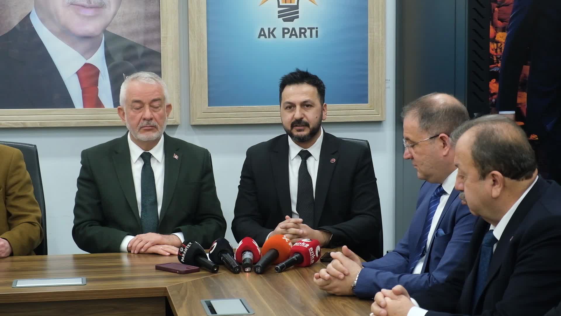 Isparta'da İYİ Parti'den istifa eden Belediye Meclisi'nin iki üyesi AK Parti’ye katıldı