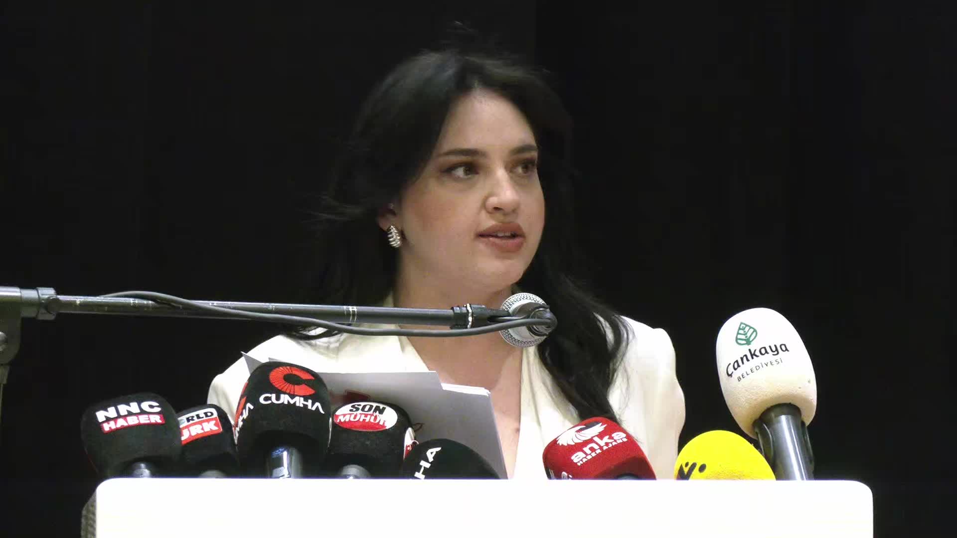 ÇGD’nin düzenlediği “2025 Yılı Başarılı Gazeteciler Ödülleri” sahiplerini buldu.... Bakırhan: Demokrasinin tam işlemediği ülkelerde gazetecilik yapmak en büyük devrimciliktir