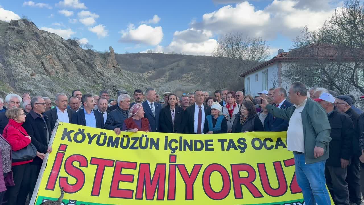 CHP’li Rızvanoğlu, Çorum’da taş ocağına karşı mücadele eden köylülerle bir araya geldi
