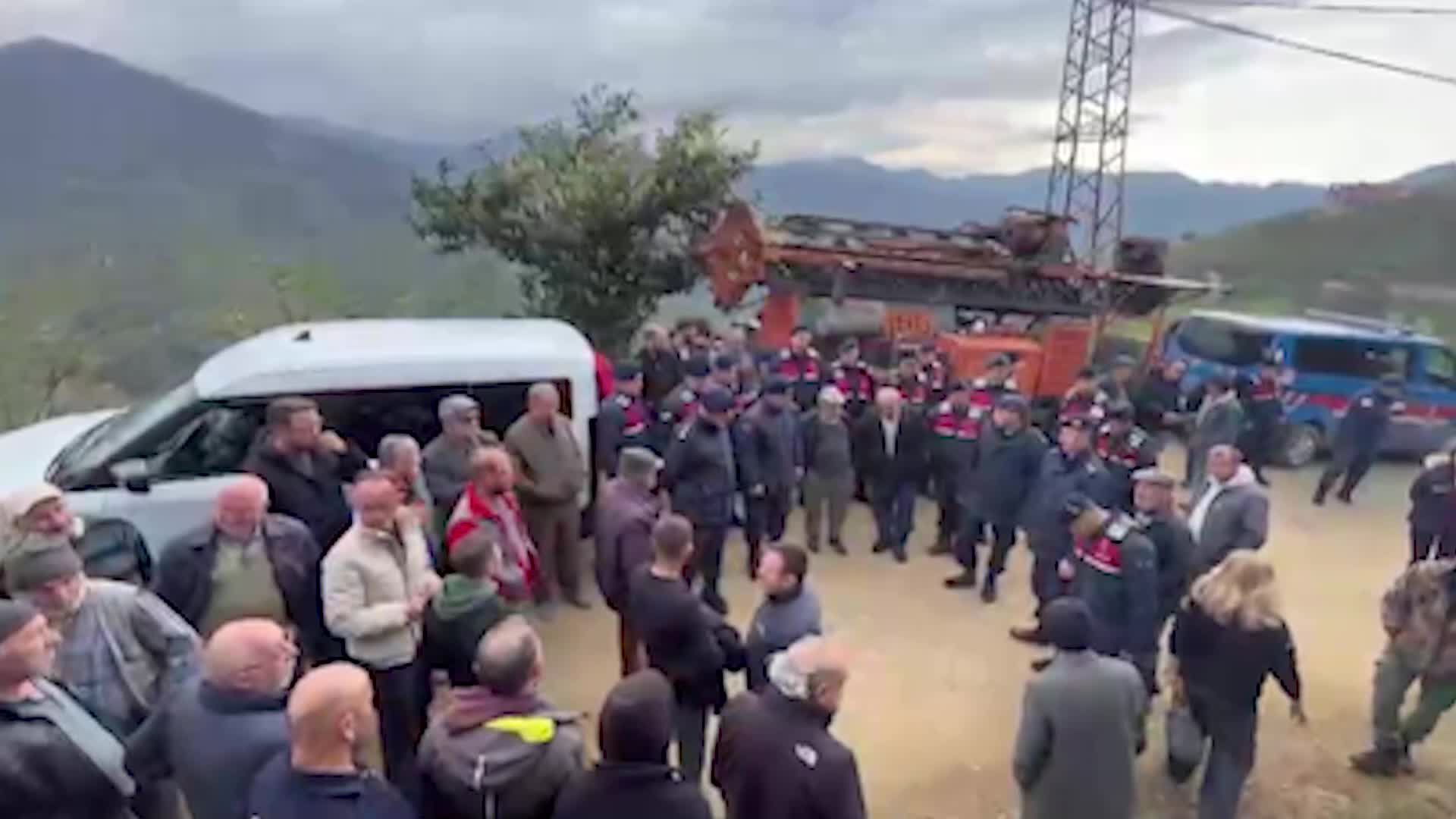 Giresun'un Sekü Köyü'ndeki maden direnişi 3’üncü gününde: Alagöz Maden şirketinin sondaj girişimine köylüler yine geçit vermedi