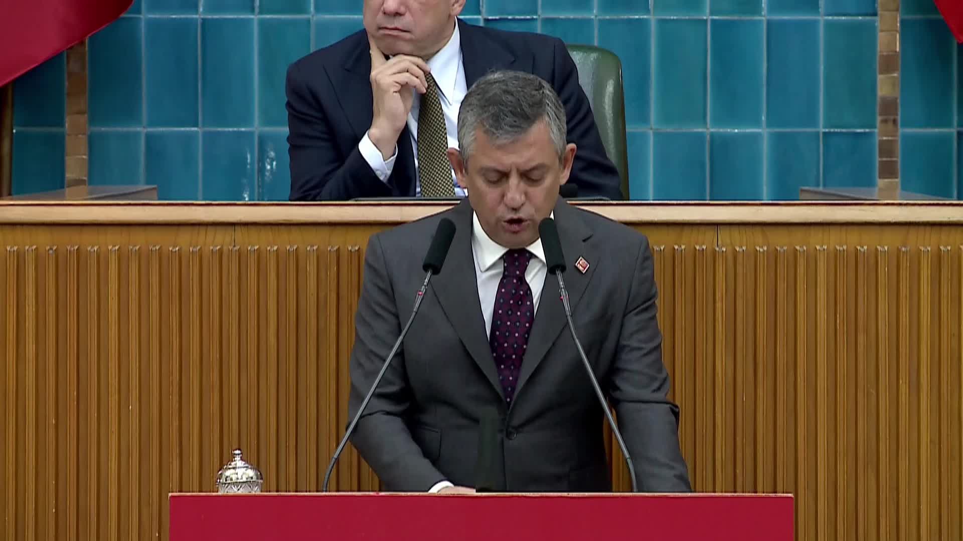 CHP Grup Toplantısı... Özgür Özel: "Büyük bir tehlikeyle karşı karşıyayız"
