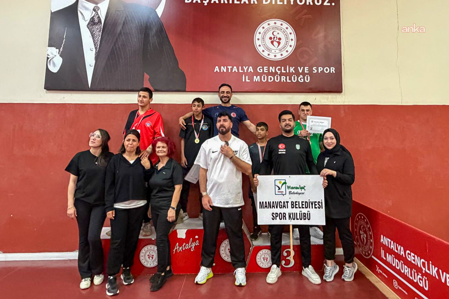 Manavgat’ın özel sporcuları Antalya’dan derecelerle döndü