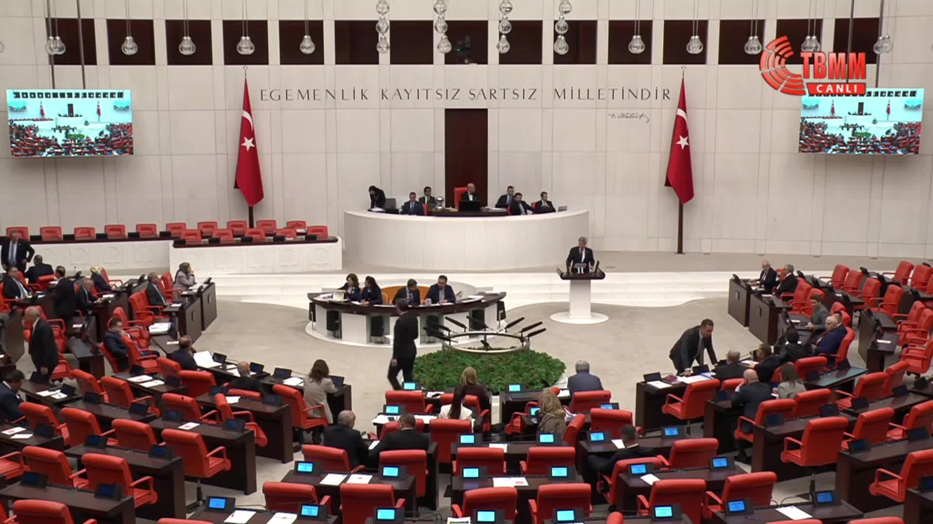61. Cumhurbaşkanlığı Türkiye Bisiklet Turu Çeşme’den başladı... İlk etabı Tom Crabbe kazandı