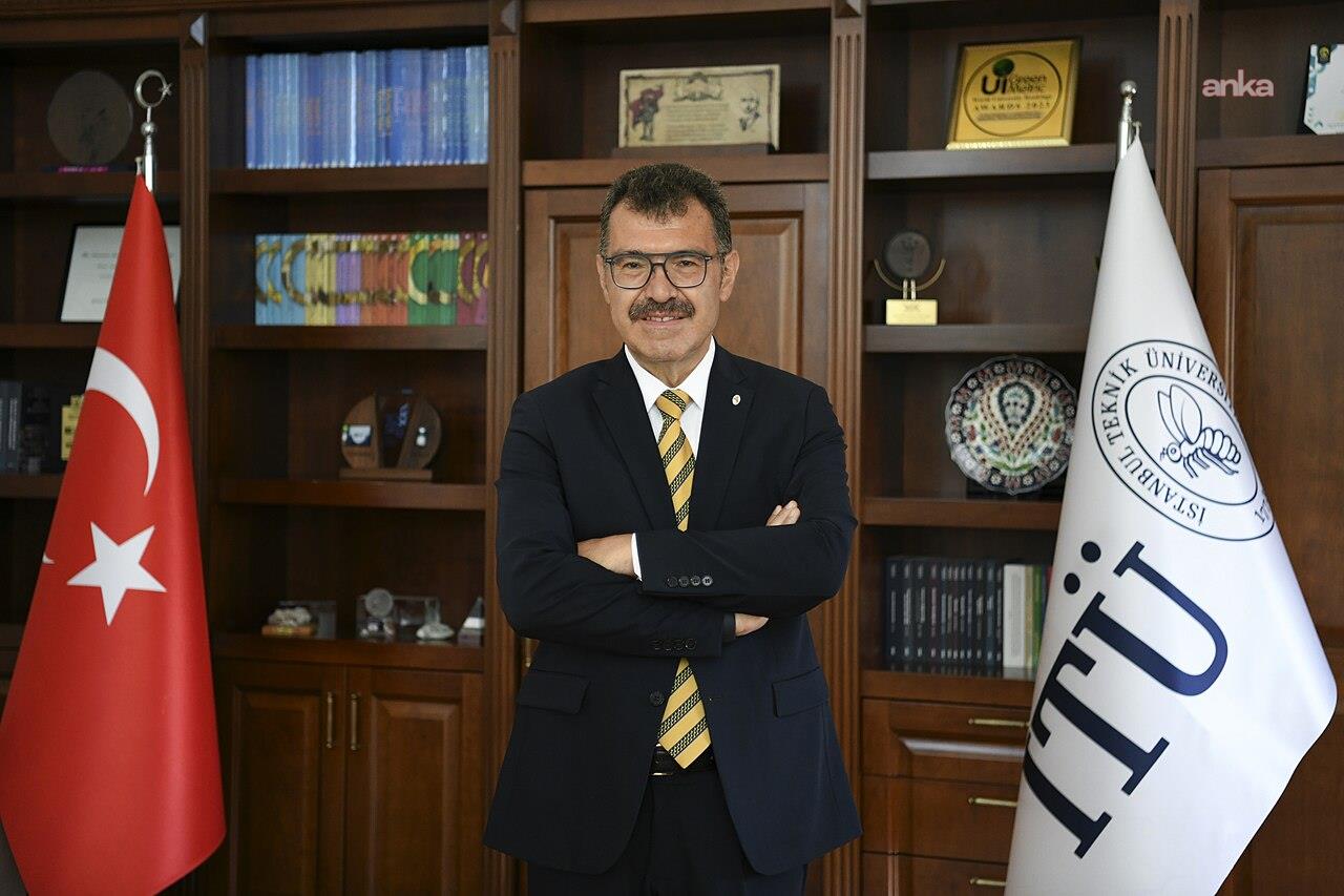 İTÜ Rektörü Hasan Mandal: "Kız yurduna giren erkek şahsa müdahale edilmiş, süreç polis ekiplerinin müdahalesiyle kontrol altına alınmıştır"