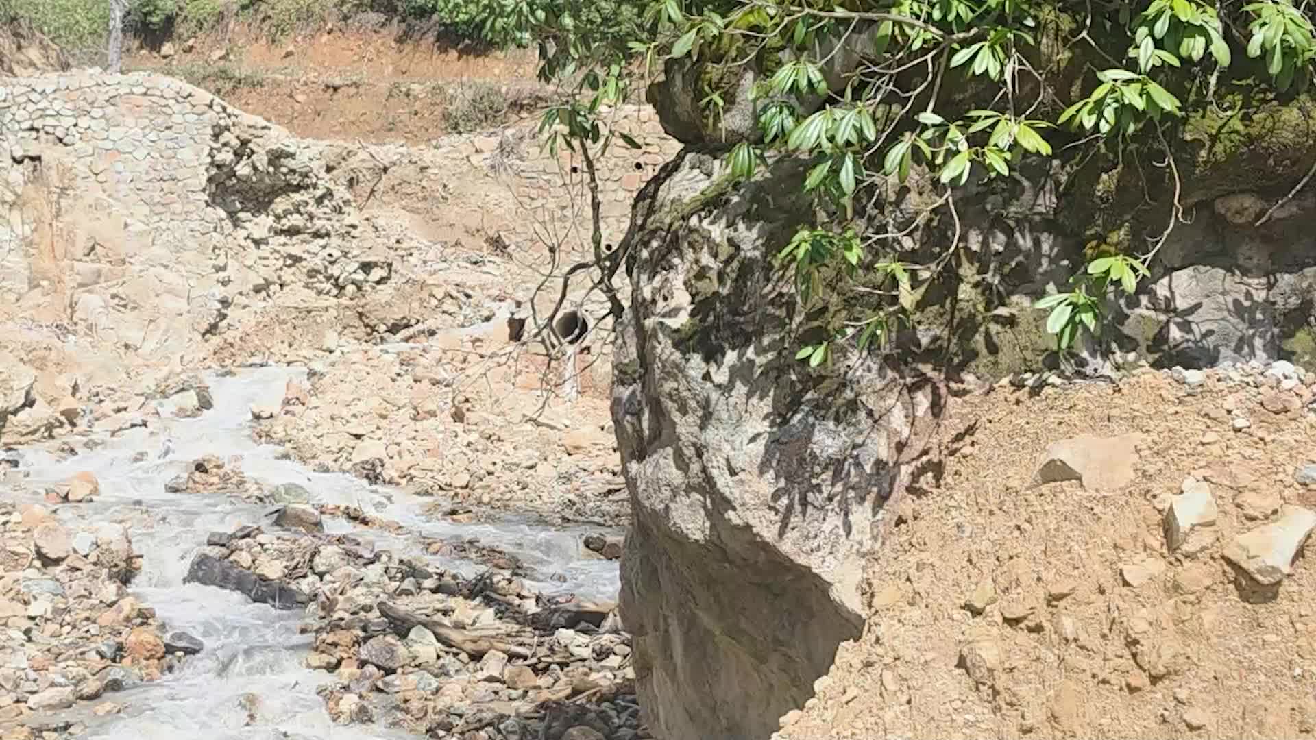Giresun'da tepkilerin odağındaki Alagöz Maden'in Çatalağaç Köyü'nde de dereleri kirlettiği savunuldu