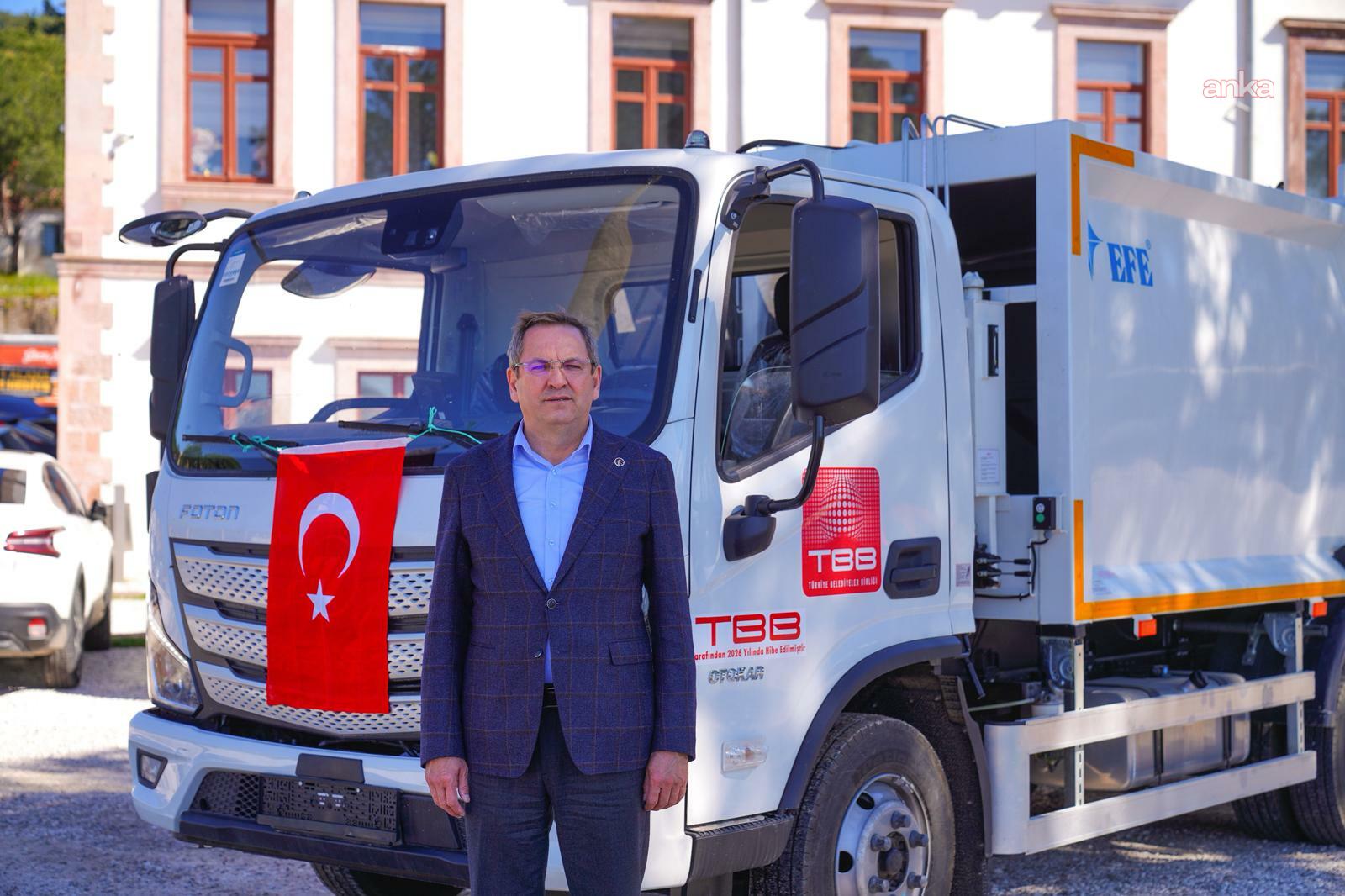 Ayvalık Belediyesi, araç filosunu yeni bir çöp kamyonu ile güçlendirdi