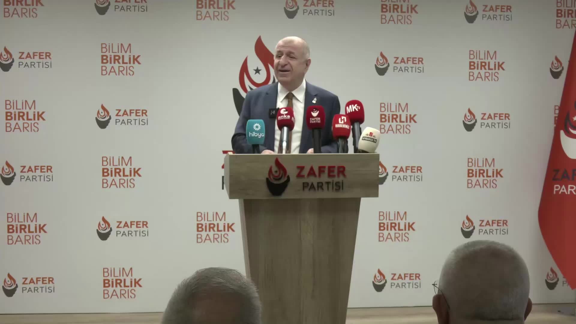 Ümit Özdağ'dan, elektrik ve doğal gaz zamlarına tepki: "Müjdesini verdiğiniz Karadeniz ve Akdeniz gazı ne oldu"