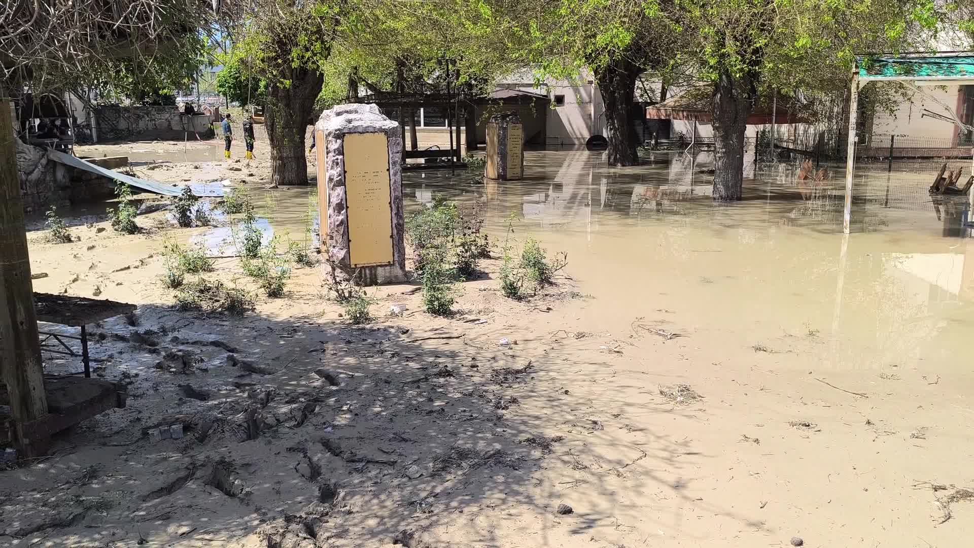 Sel mağduru Kadirlili esnaf: Bölgemizin afet bölgesi ilan edilmesini istiyoruz