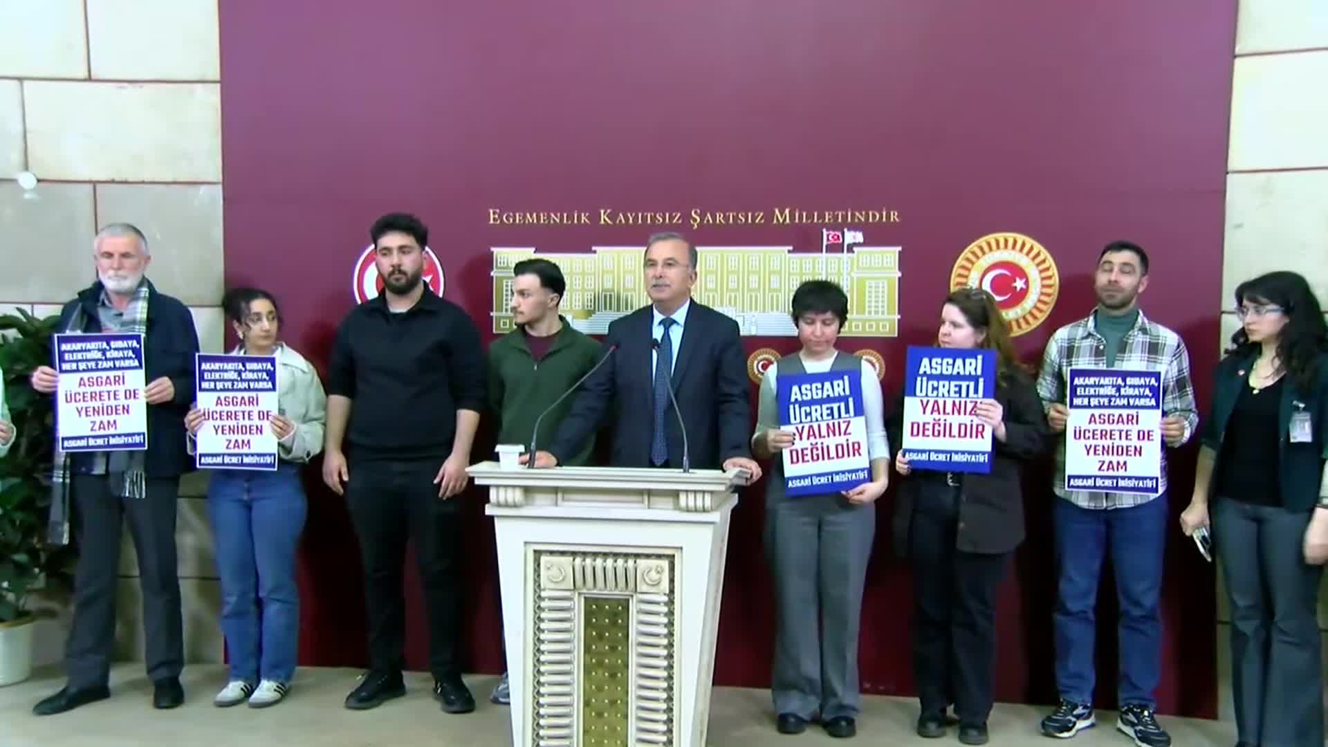 DEM Parti İzmir Milletvekili İbrahim Akın'dan asgari ücret' tepkisi: "Biz biliyoruz ki bu bütçe adaletli bir şekilde dağıtılmıyor"