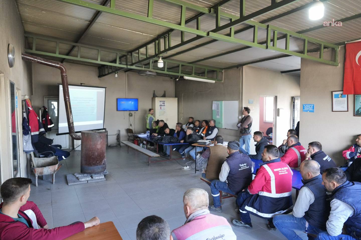 Burhaniye Belediyesi Fen İşleri Müdürlüğü personeline “İş Sağlığı ve Güvenliği” eğitimi