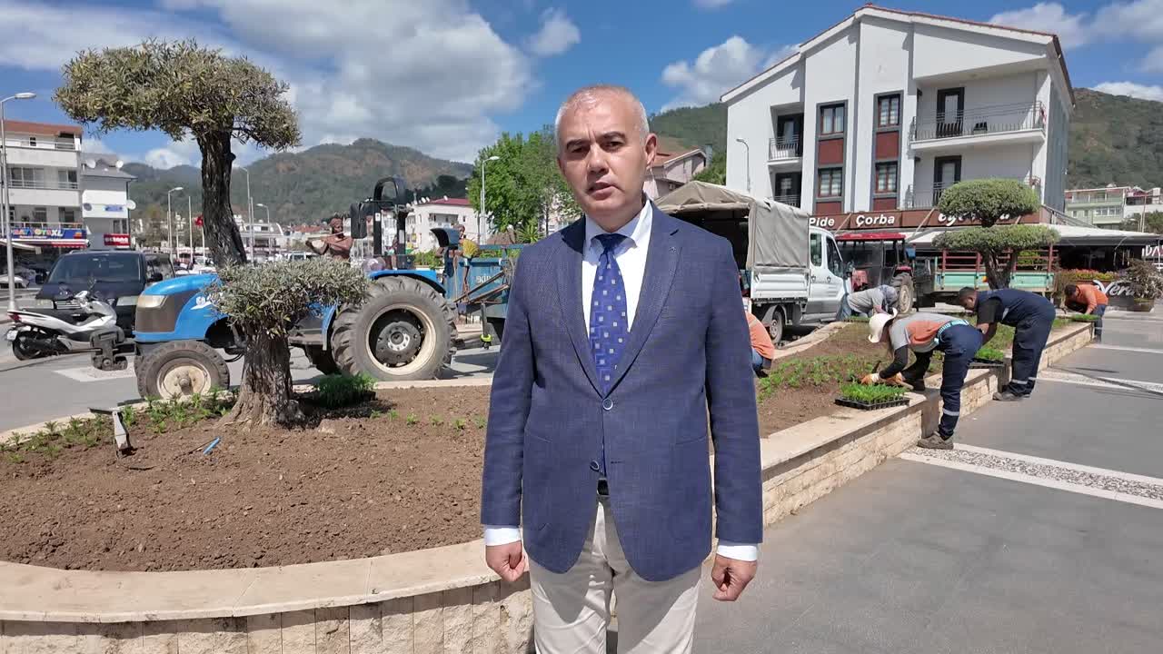 Marmaris Belediyesi, seralarında ürettiği bitkilerle 23 milyon TL'lik tasarruf sağladı