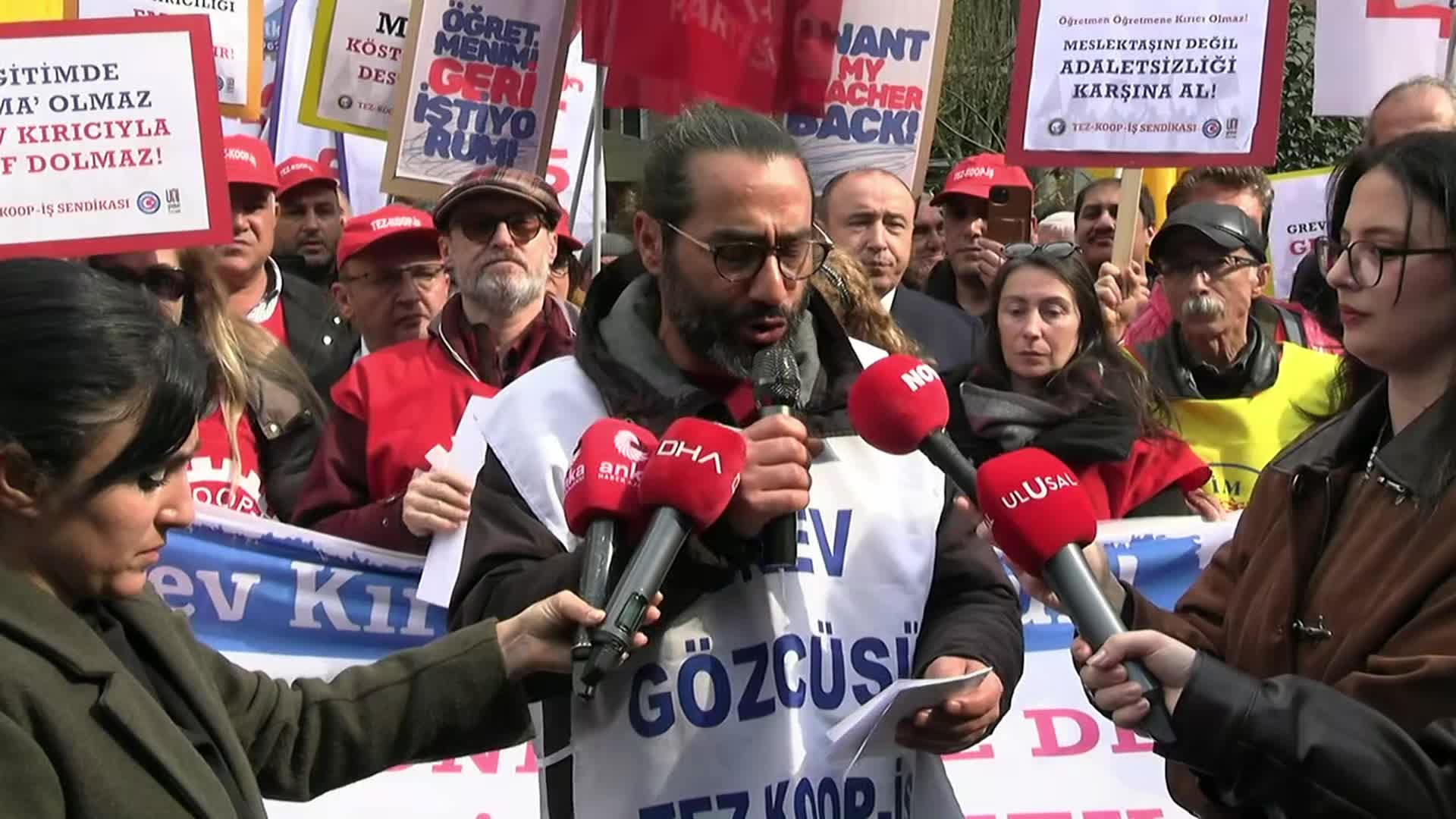 Öğretmenler kalem bıraktı... İtalyan Lisesi öğretmenlerinin protestosu: Bakanlık, özel okulları sadece ticari işletmeler olarak görmekten vazgeçmelidir