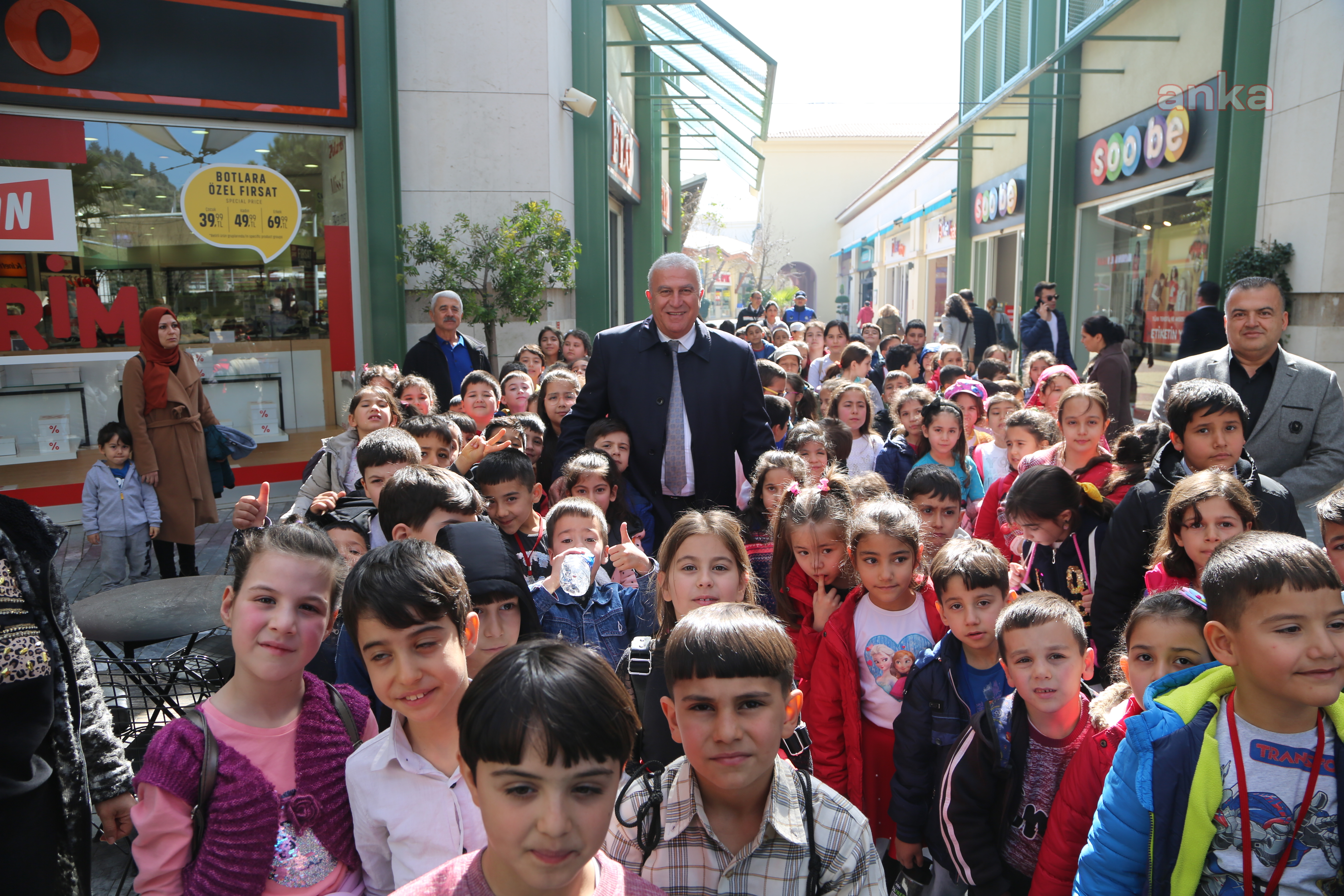 ANTALYALI ÇOCUKLAR EFELER BELEDİYESİ'NİN TİYATROLARIYLA BULUŞTU