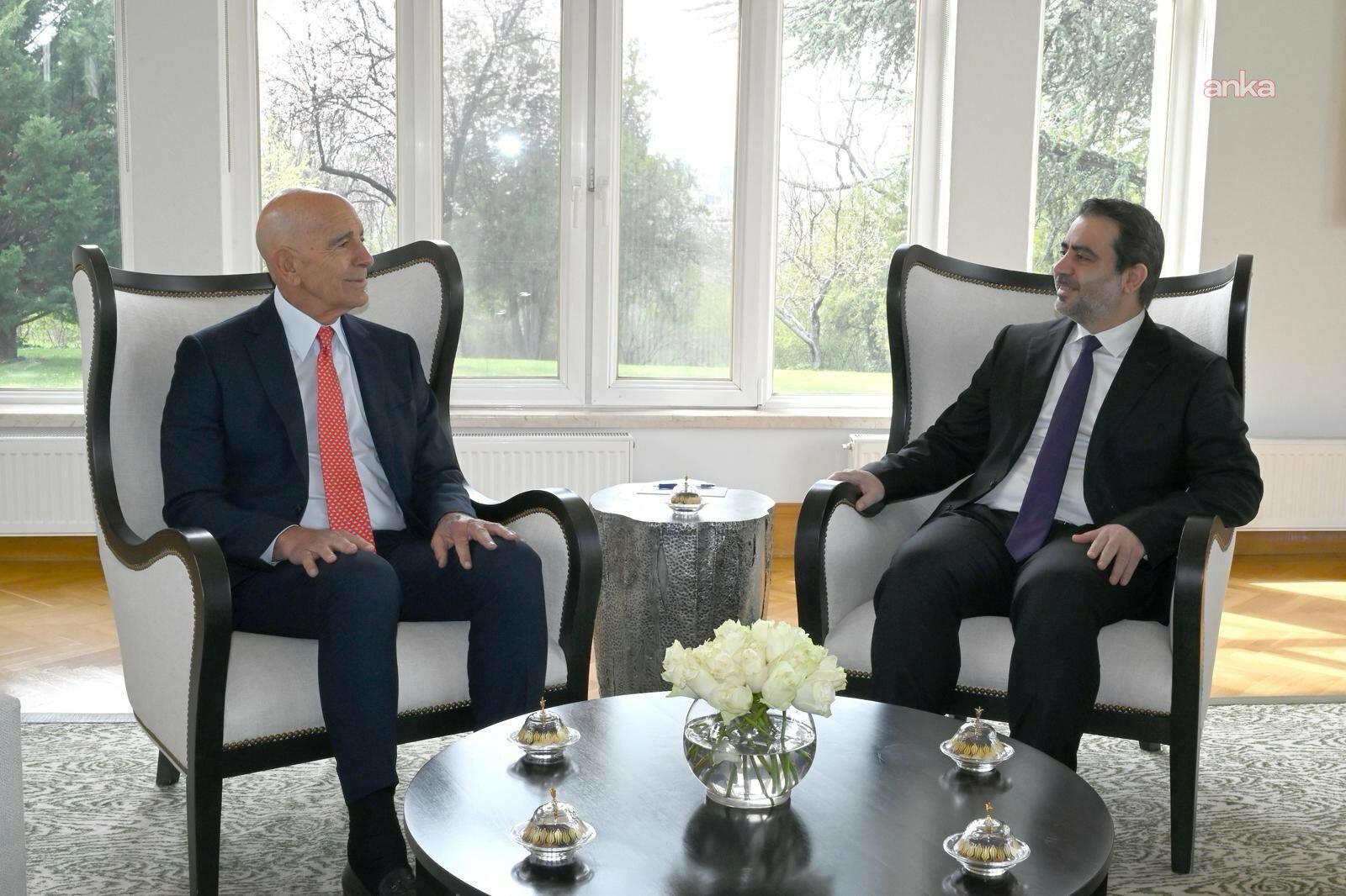 ABD’nin Ankara Büyükelçisi Barrack, Suriye Dışişleri Bakanı Şeybani’yi ağırladı